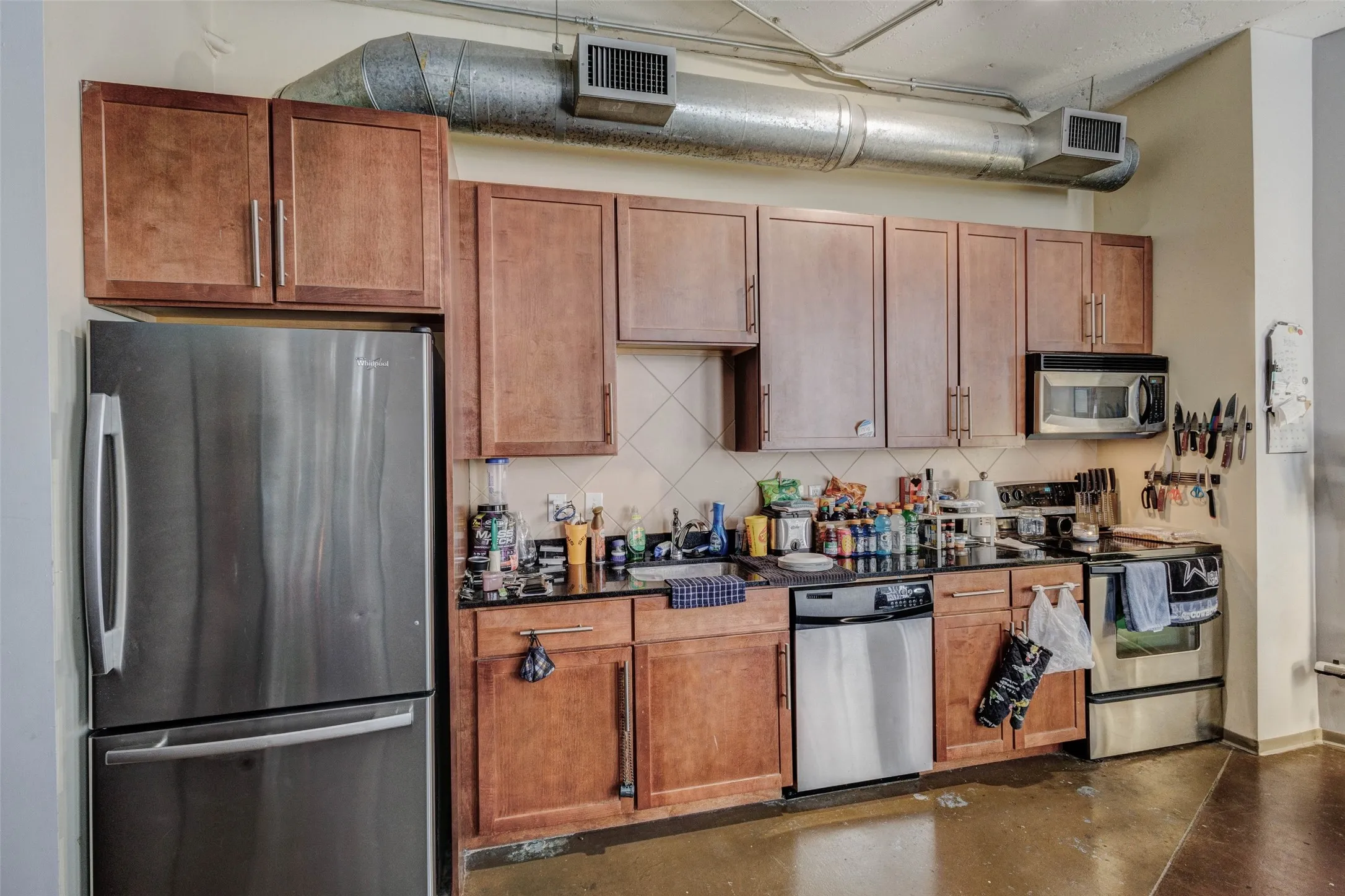 Condominium For Sale in Dallas County , 1122 Jackson Street 214, Dallas, Texas 75202, 1 Bedroom, 1 Bathroom, 1 Garage spaces, 831 Sqft, built in 1925, mls#21241019, Real Estate Agent in Dallas, Homes For Sale in Dallas county, Homes For Sale in Dallas, Realtor in Dallas Texas, Real Estate Brokerage Independent Realty Texas, Luminita Cordes Realtor