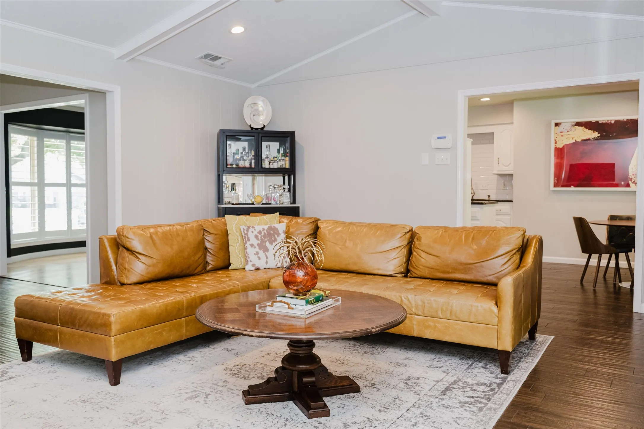 Single Family Residence For Sale in Dallas County , 3257 Brookhaven Club Drive, Farmers Branch, Texas 75234, 4 Bedroom, 3 Bathroom, 2 Garage spaces, 2,303 Sqft, built in 1972, mls#21243680, Real Estate Agent in Farmers Branch, Homes For Sale in Dallas county, Homes For Sale in Farmers Branch, Realtor in Farmers Branch Texas, Real Estate Brokerage Independent Realty Texas, Luminita Cordes Realtor