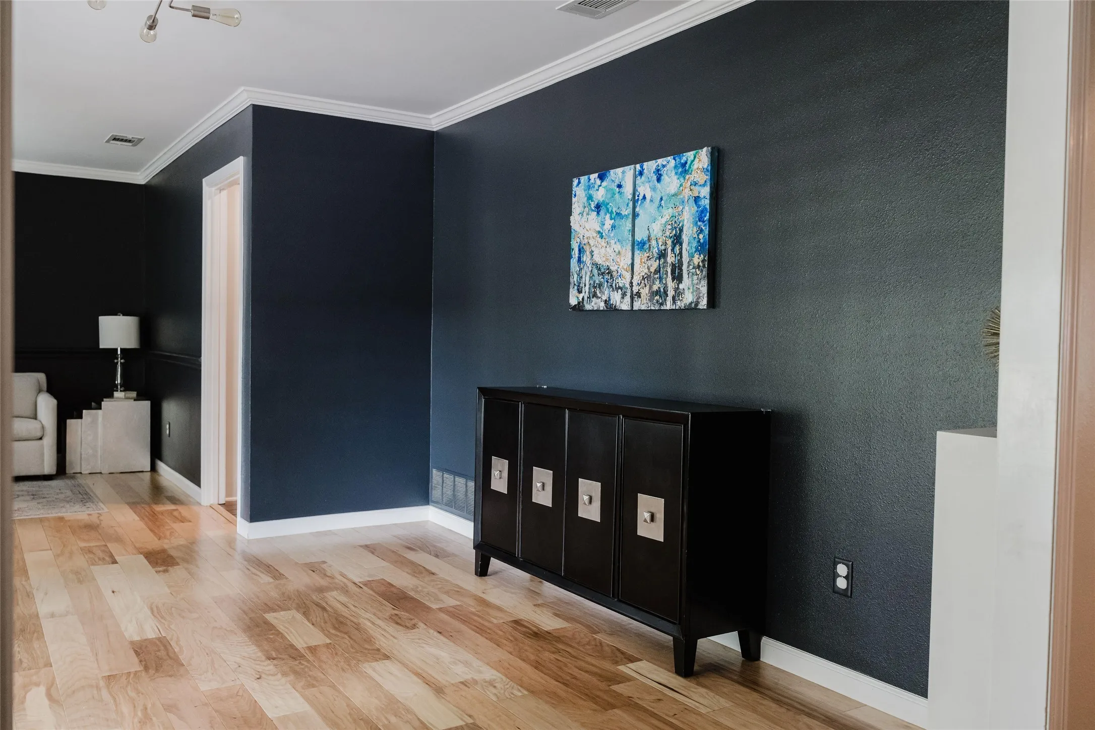 Single Family Residence For Sale in Dallas County , 3257 Brookhaven Club Drive, Farmers Branch, Texas 75234, 4 Bedroom, 3 Bathroom, 2 Garage spaces, 2,303 Sqft, built in 1972, mls#21243680, Real Estate Agent in Farmers Branch, Homes For Sale in Dallas county, Homes For Sale in Farmers Branch, Realtor in Farmers Branch Texas, Real Estate Brokerage Independent Realty Texas, Luminita Cordes Realtor