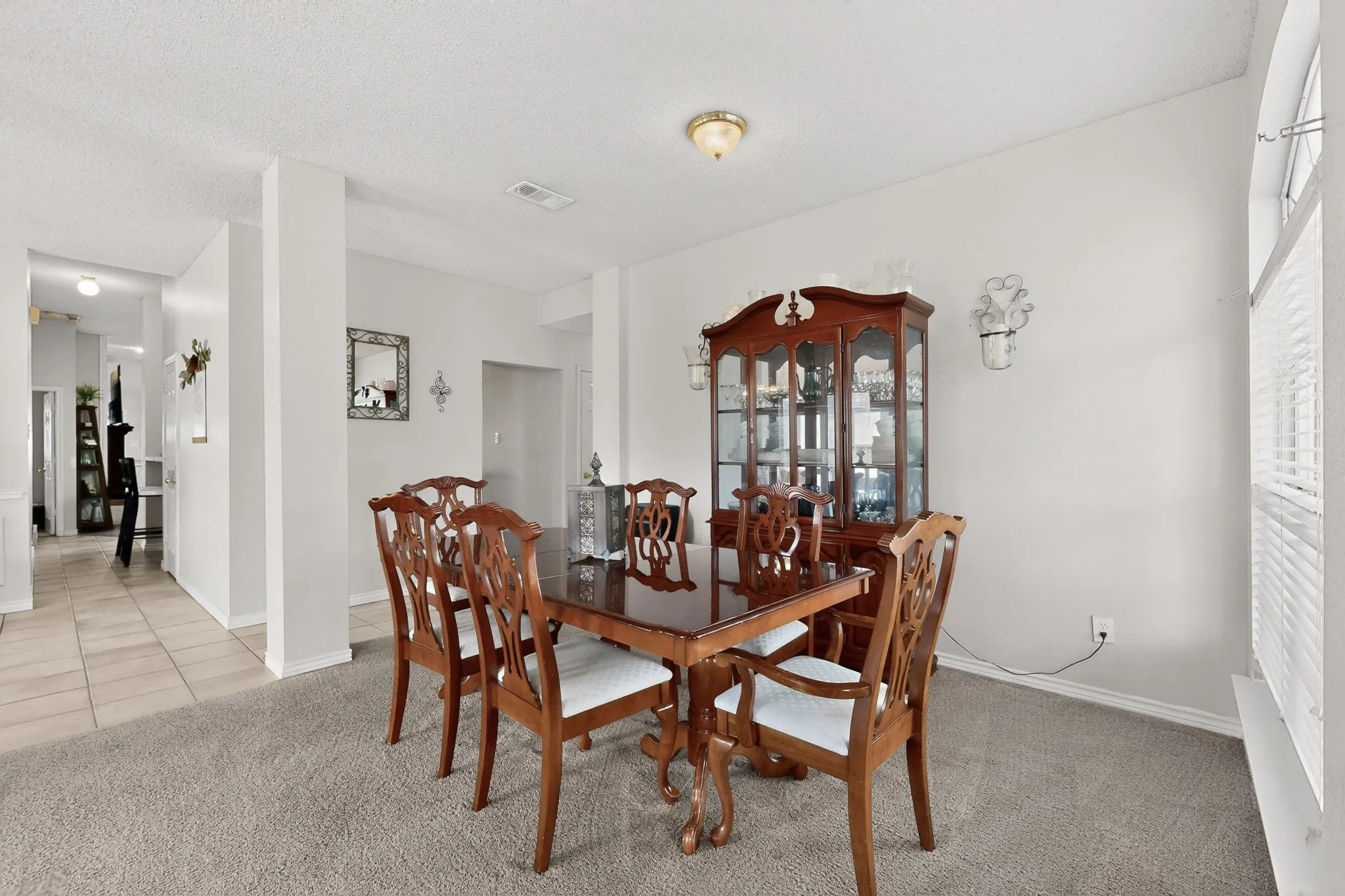 Single Family Residence For Sale in Dallas County , 3015 Antelope Drive, Mesquite, Texas 75181, 4 Bedroom, 2 Bathroom, 2 Garage spaces, 2,498 Sqft, built in 1996, Preowned, mls#21242055, Real Estate Agent in Mesquite, Homes For Sale in Dallas county, Homes For Sale in Mesquite, Realtor in Mesquite Texas, Real Estate Brokerage Independent Realty Texas, Luminita Cordes Realtor