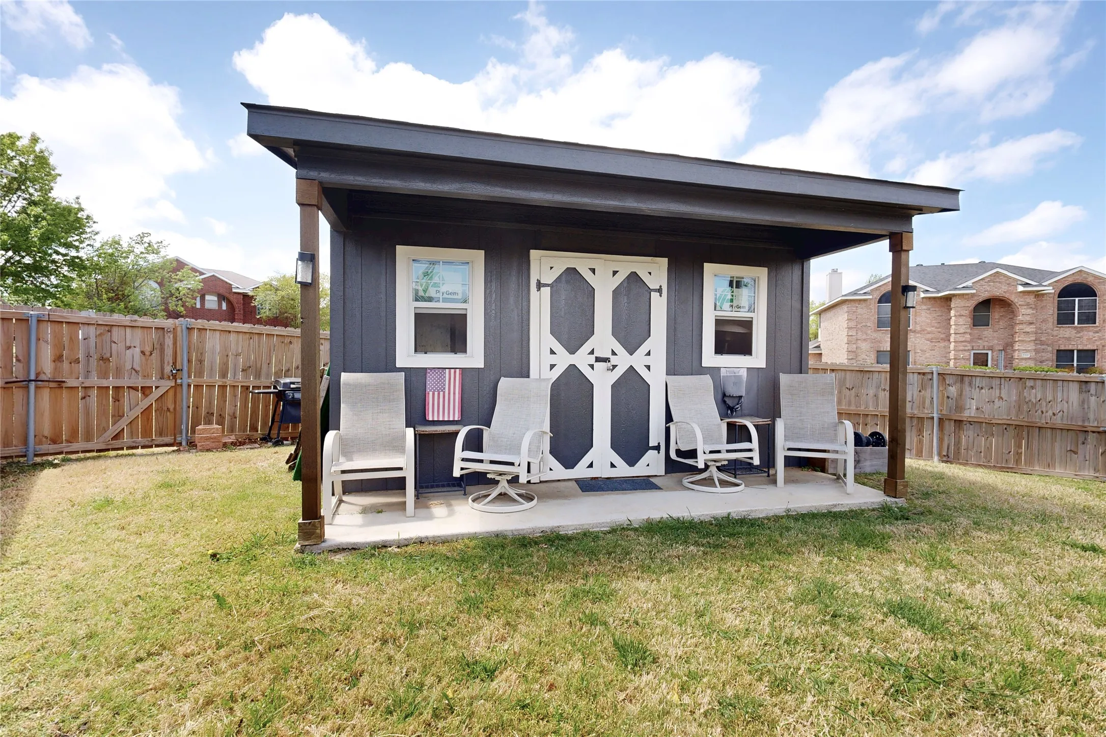 Single Family Residence For Sale in Dallas County , 3015 Antelope Drive, Mesquite, Texas 75181, 4 Bedroom, 2 Bathroom, 2 Garage spaces, 2,498 Sqft, built in 1996, Preowned, mls#21242055, Real Estate Agent in Mesquite, Homes For Sale in Dallas county, Homes For Sale in Mesquite, Realtor in Mesquite Texas, Real Estate Brokerage Independent Realty Texas, Luminita Cordes Realtor