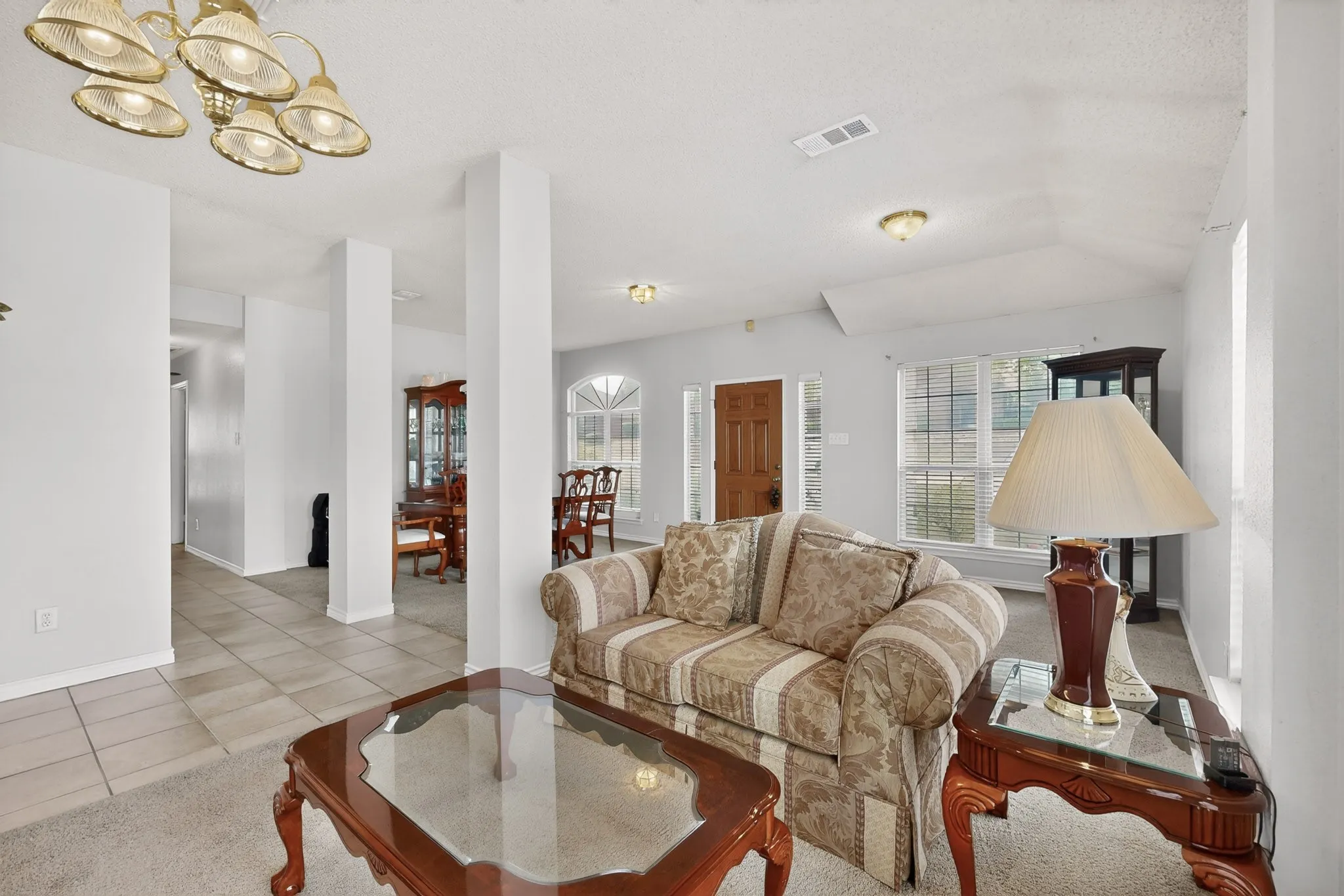 Single Family Residence For Sale in Dallas County , 3015 Antelope Drive, Mesquite, Texas 75181, 4 Bedroom, 2 Bathroom, 2 Garage spaces, 2,498 Sqft, built in 1996, Preowned, mls#21242055, Real Estate Agent in Mesquite, Homes For Sale in Dallas county, Homes For Sale in Mesquite, Realtor in Mesquite Texas, Real Estate Brokerage Independent Realty Texas, Luminita Cordes Realtor