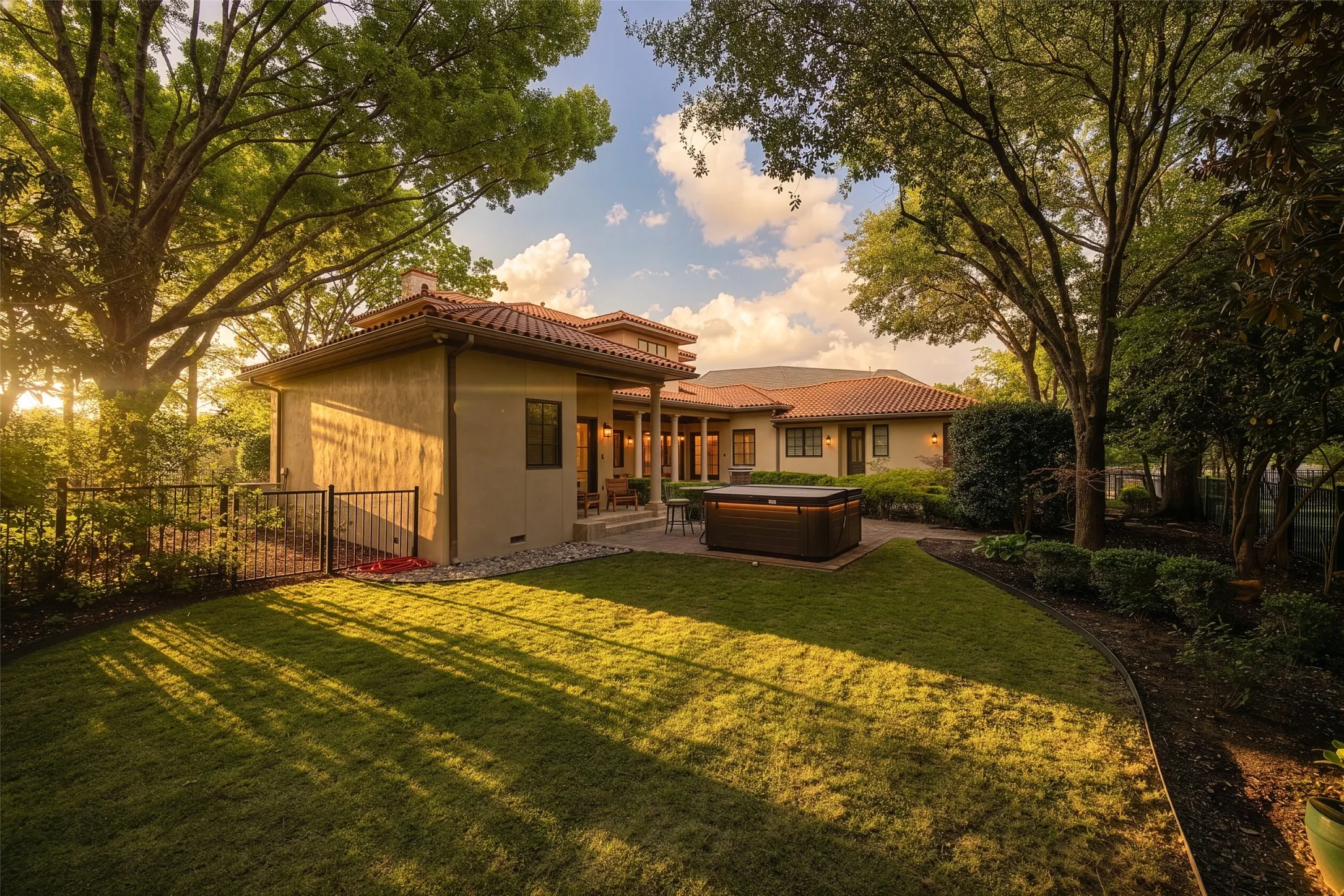 Single Family Residence For Sale in Dallas County , 504 Byron Court, Irving, Texas 75038, 4 Bedroom, 5 Bathroom, 2 Garage spaces, 3,919 Sqft, built in 2000, Preowned, mls#21242343, Real Estate Agent in Irving, Homes For Sale in Dallas county, Homes For Sale in Irving, Realtor in Irving Texas, Real Estate Brokerage Independent Realty Texas, Luminita Cordes Realtor