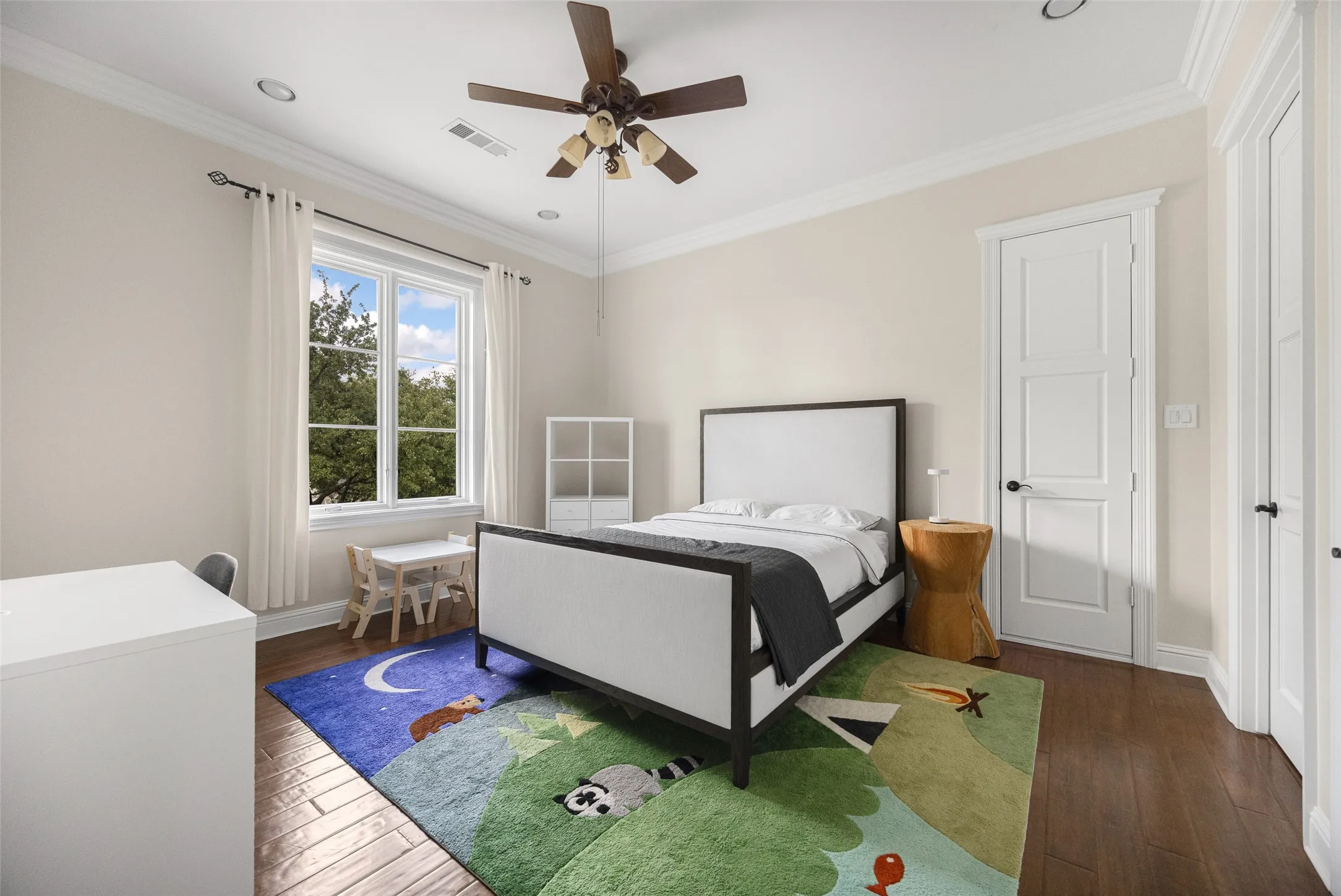 Single Family Residence For Sale in Dallas County , 504 Byron Court, Irving, Texas 75038, 4 Bedroom, 5 Bathroom, 2 Garage spaces, 3,919 Sqft, built in 2000, Preowned, mls#21242343, Real Estate Agent in Irving, Homes For Sale in Dallas county, Homes For Sale in Irving, Realtor in Irving Texas, Real Estate Brokerage Independent Realty Texas, Luminita Cordes Realtor