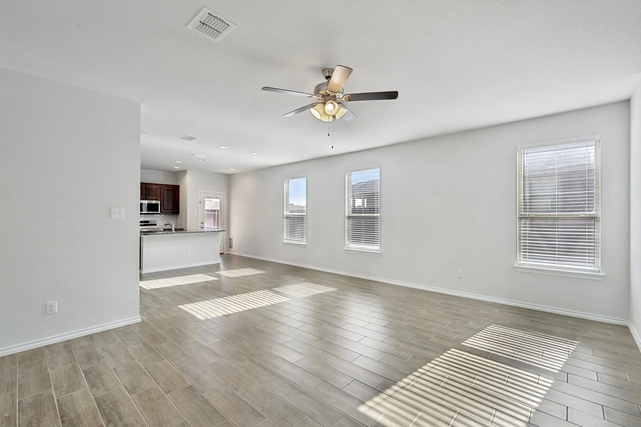 Single Family Residence For Sale in Denton County , 713 Presidio Street, Aubrey, Texas 76227, 3 Bedroom, 2 Bathroom, 2 Garage spaces, 1,421 Sqft, built in 2023, Preowned, mls#21241935, Real Estate Agent in Aubrey, Homes For Sale in Denton county, Homes For Sale in Aubrey, Realtor in Aubrey Texas, Real Estate Brokerage Independent Realty Texas, Luminita Cordes Realtor