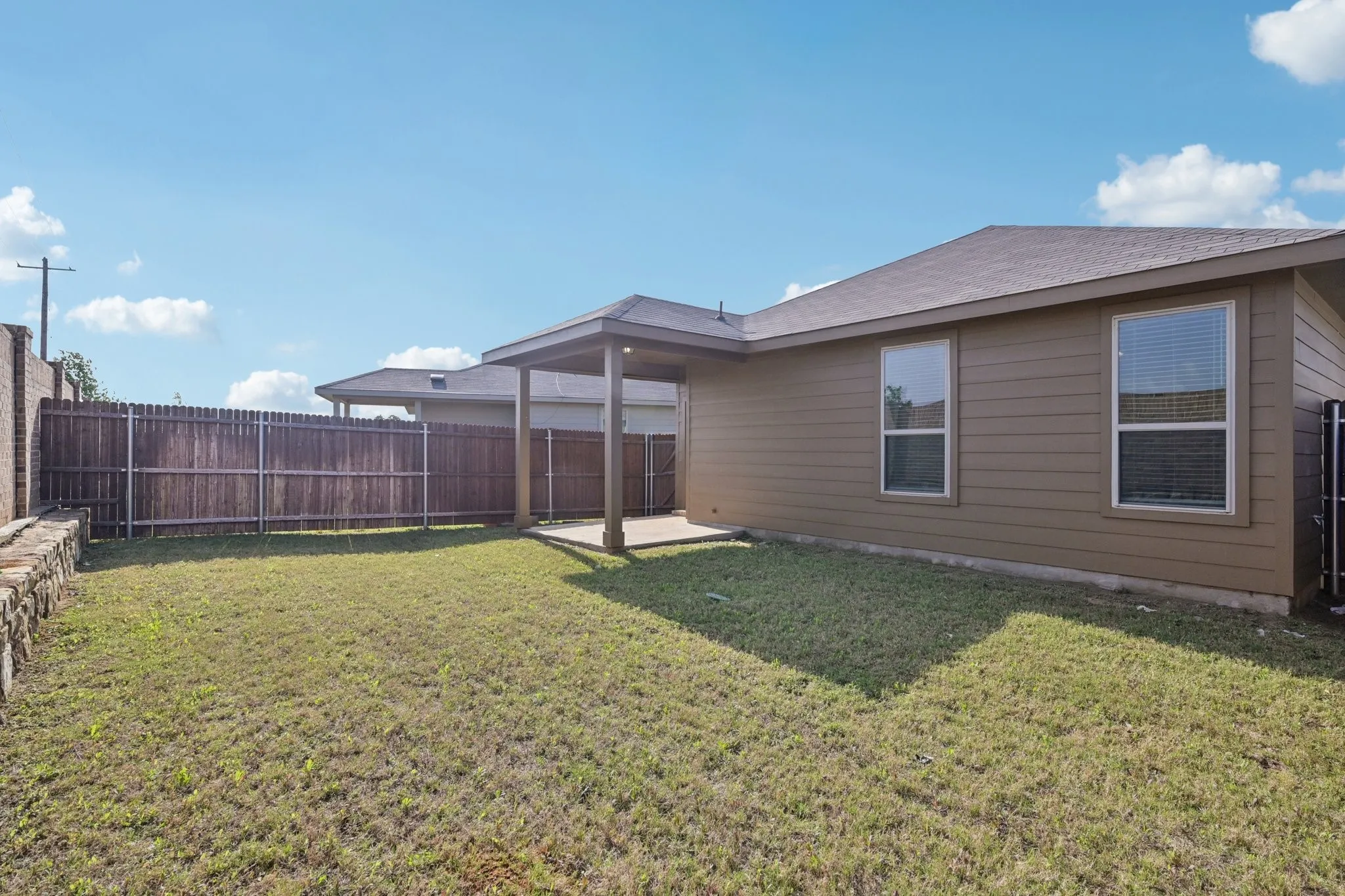 Single Family Residence For Sale in Denton County , 713 Presidio Street, Aubrey, Texas 76227, 3 Bedroom, 2 Bathroom, 2 Garage spaces, 1,421 Sqft, built in 2023, Preowned, mls#21241935, Real Estate Agent in Aubrey, Homes For Sale in Denton county, Homes For Sale in Aubrey, Realtor in Aubrey Texas, Real Estate Brokerage Independent Realty Texas, Luminita Cordes Realtor