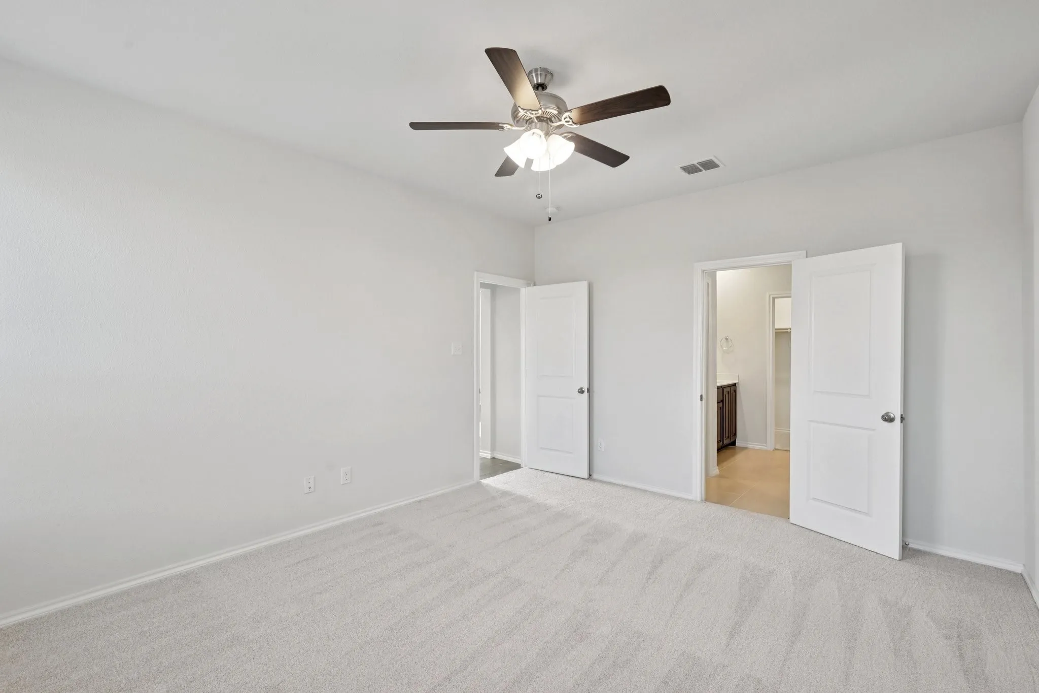 Single Family Residence For Sale in Denton County , 713 Presidio Street, Aubrey, Texas 76227, 3 Bedroom, 2 Bathroom, 2 Garage spaces, 1,421 Sqft, built in 2023, Preowned, mls#21241935, Real Estate Agent in Aubrey, Homes For Sale in Denton county, Homes For Sale in Aubrey, Realtor in Aubrey Texas, Real Estate Brokerage Independent Realty Texas, Luminita Cordes Realtor
