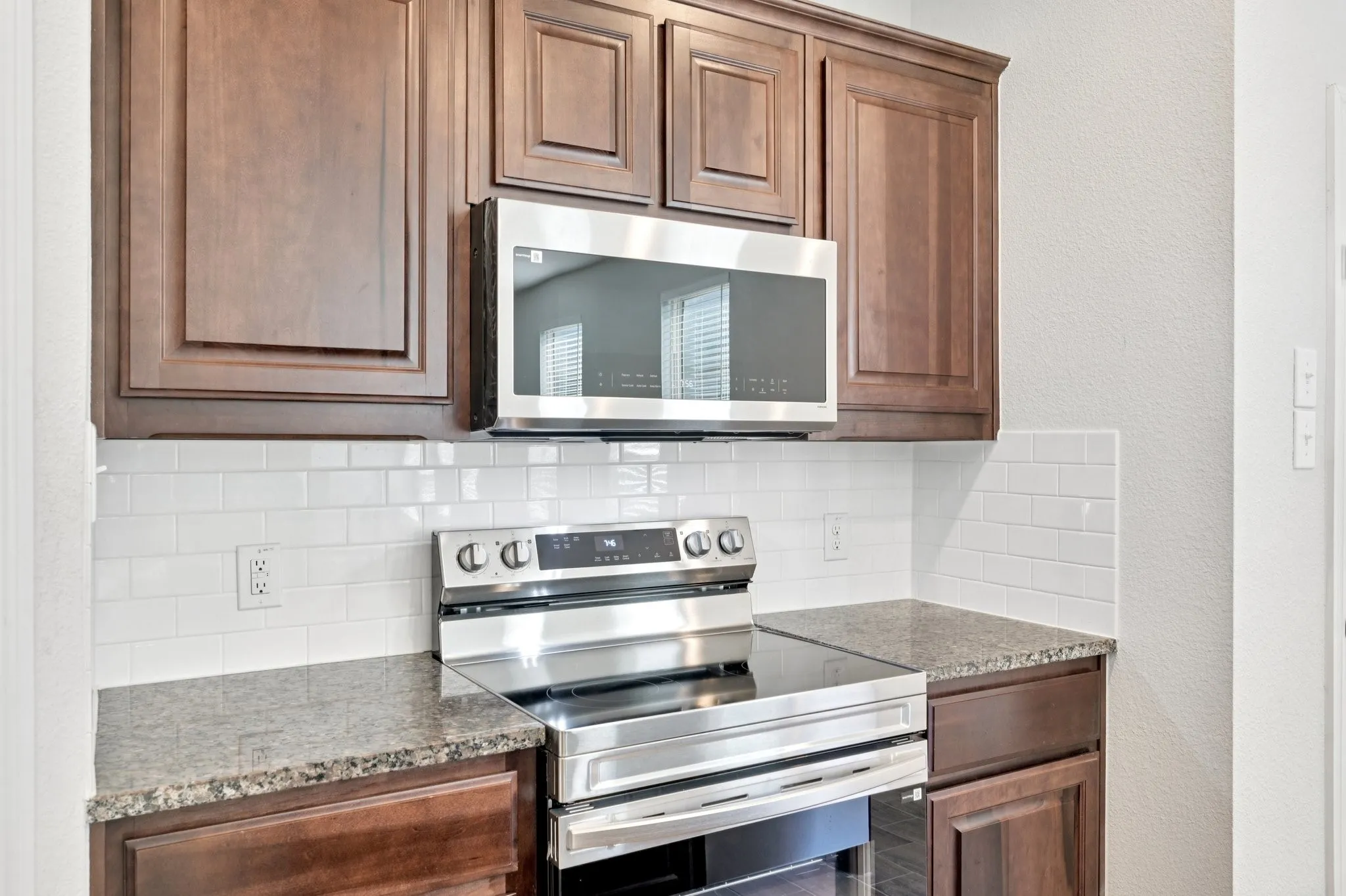 Single Family Residence For Sale in Denton County , 713 Presidio Street, Aubrey, Texas 76227, 3 Bedroom, 2 Bathroom, 2 Garage spaces, 1,421 Sqft, built in 2023, Preowned, mls#21241935, Real Estate Agent in Aubrey, Homes For Sale in Denton county, Homes For Sale in Aubrey, Realtor in Aubrey Texas, Real Estate Brokerage Independent Realty Texas, Luminita Cordes Realtor