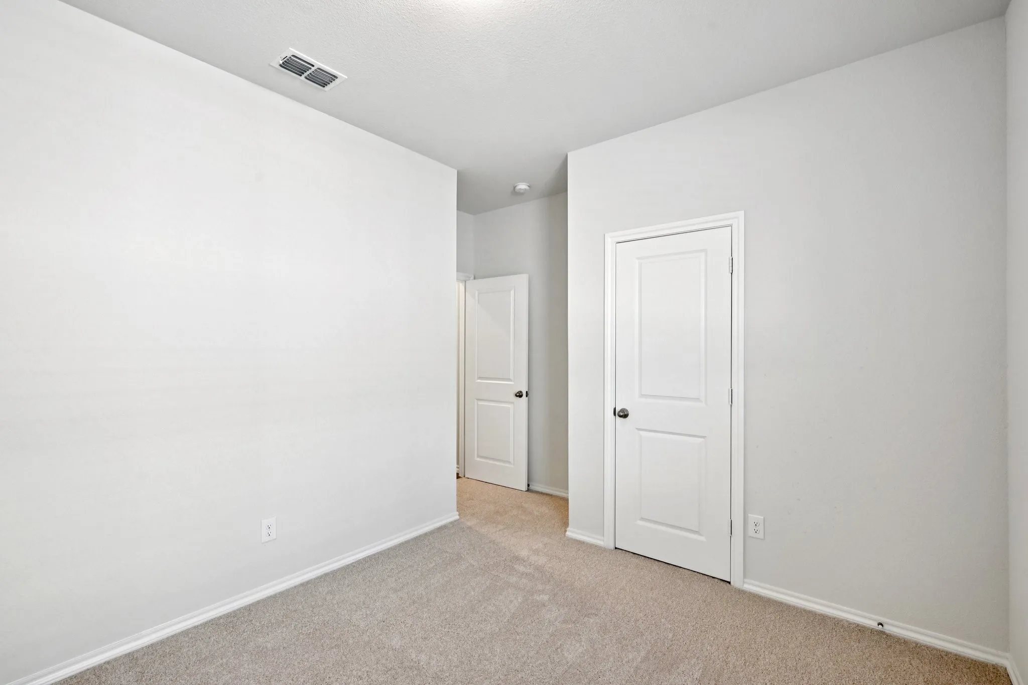Single Family Residence For Sale in Denton County , 713 Presidio Street, Aubrey, Texas 76227, 3 Bedroom, 2 Bathroom, 2 Garage spaces, 1,421 Sqft, built in 2023, Preowned, mls#21241935, Real Estate Agent in Aubrey, Homes For Sale in Denton county, Homes For Sale in Aubrey, Realtor in Aubrey Texas, Real Estate Brokerage Independent Realty Texas, Luminita Cordes Realtor