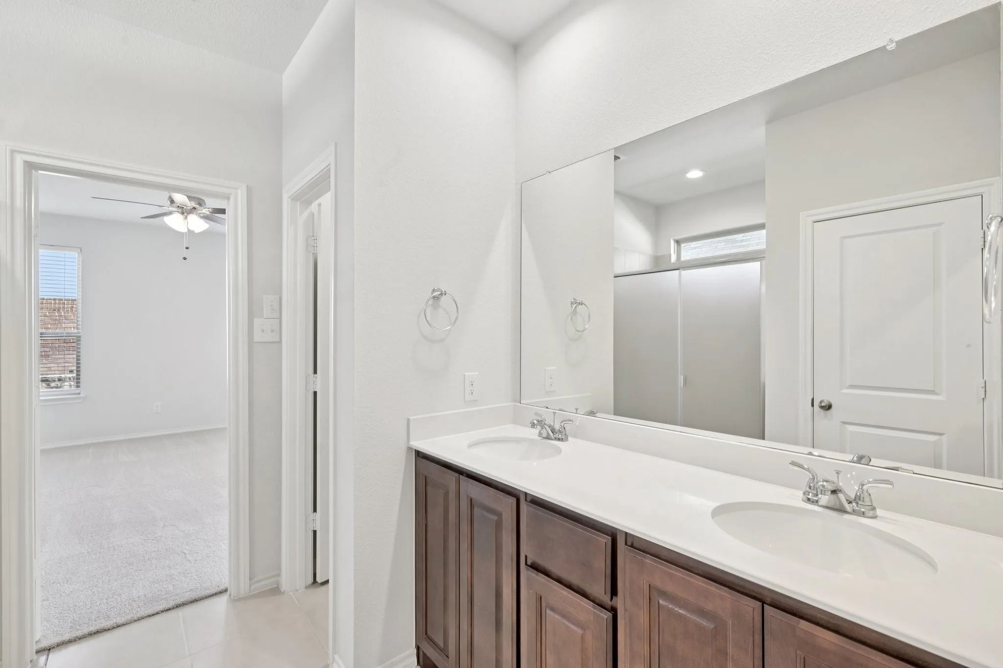 Single Family Residence For Sale in Denton County , 713 Presidio Street, Aubrey, Texas 76227, 3 Bedroom, 2 Bathroom, 2 Garage spaces, 1,421 Sqft, built in 2023, Preowned, mls#21241935, Real Estate Agent in Aubrey, Homes For Sale in Denton county, Homes For Sale in Aubrey, Realtor in Aubrey Texas, Real Estate Brokerage Independent Realty Texas, Luminita Cordes Realtor