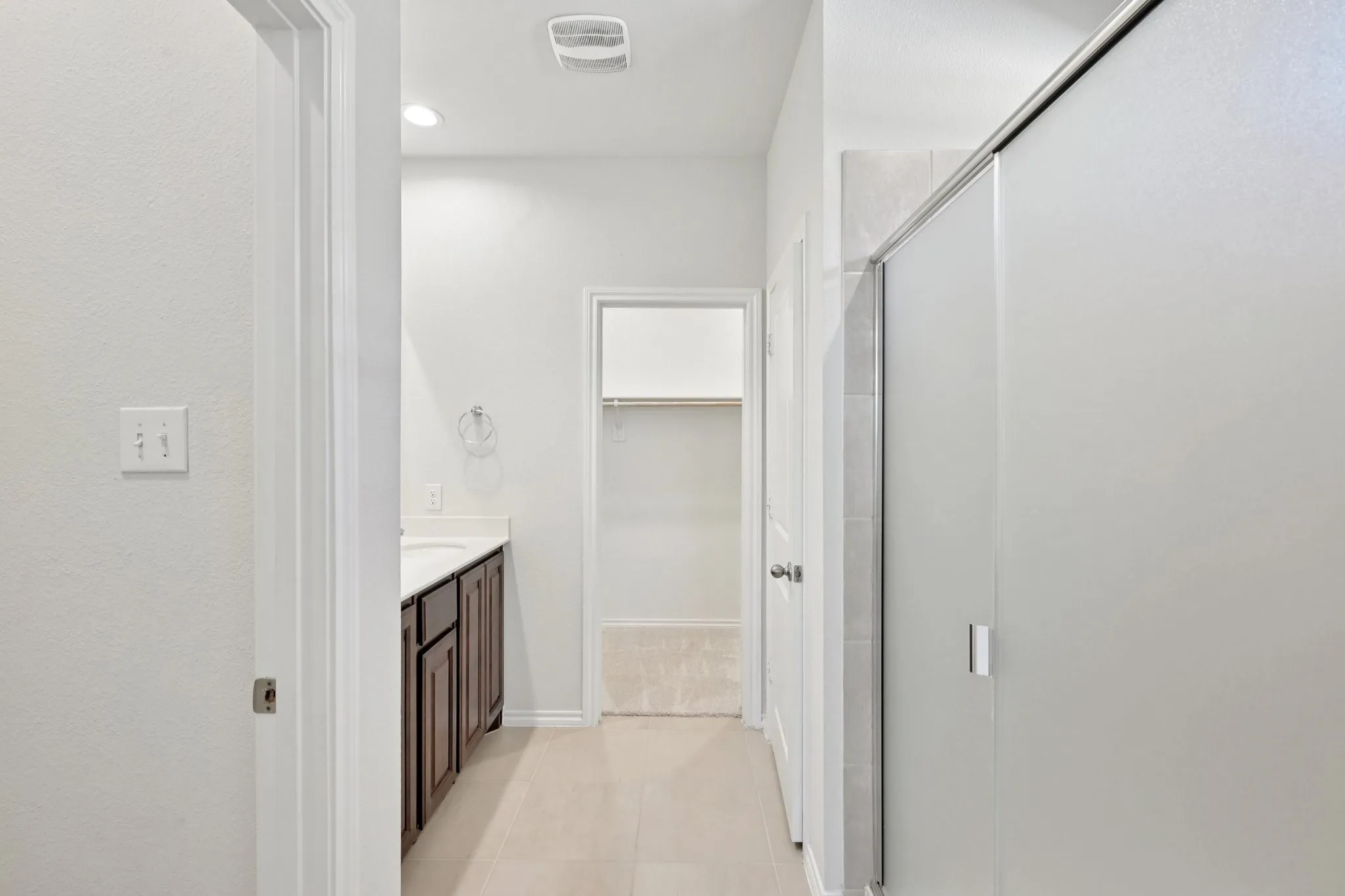 Single Family Residence For Sale in Denton County , 713 Presidio Street, Aubrey, Texas 76227, 3 Bedroom, 2 Bathroom, 2 Garage spaces, 1,421 Sqft, built in 2023, Preowned, mls#21241935, Real Estate Agent in Aubrey, Homes For Sale in Denton county, Homes For Sale in Aubrey, Realtor in Aubrey Texas, Real Estate Brokerage Independent Realty Texas, Luminita Cordes Realtor
