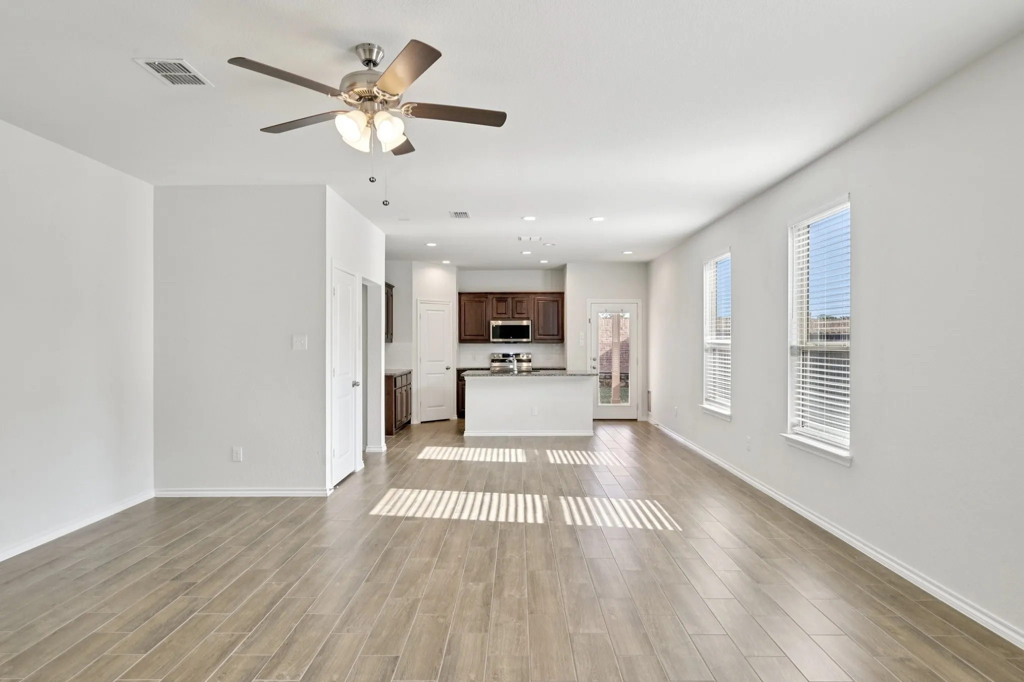 Single Family Residence For Sale in Denton County , 713 Presidio Street, Aubrey, Texas 76227, 3 Bedroom, 2 Bathroom, 2 Garage spaces, 1,421 Sqft, built in 2023, Preowned, mls#21241935, Real Estate Agent in Aubrey, Homes For Sale in Denton county, Homes For Sale in Aubrey, Realtor in Aubrey Texas, Real Estate Brokerage Independent Realty Texas, Luminita Cordes Realtor