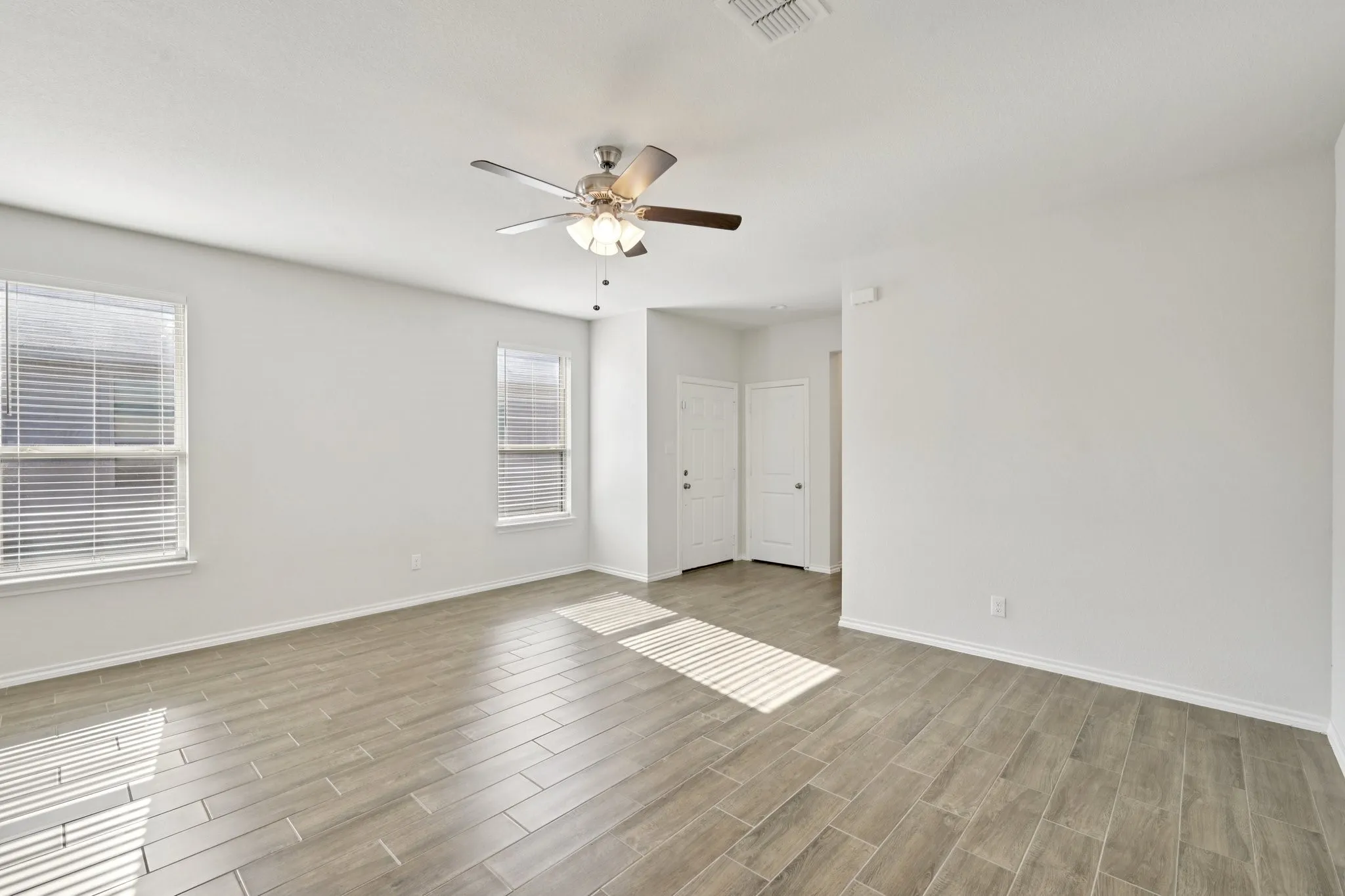 Single Family Residence For Sale in Denton County , 713 Presidio Street, Aubrey, Texas 76227, 3 Bedroom, 2 Bathroom, 2 Garage spaces, 1,421 Sqft, built in 2023, Preowned, mls#21241935, Real Estate Agent in Aubrey, Homes For Sale in Denton county, Homes For Sale in Aubrey, Realtor in Aubrey Texas, Real Estate Brokerage Independent Realty Texas, Luminita Cordes Realtor