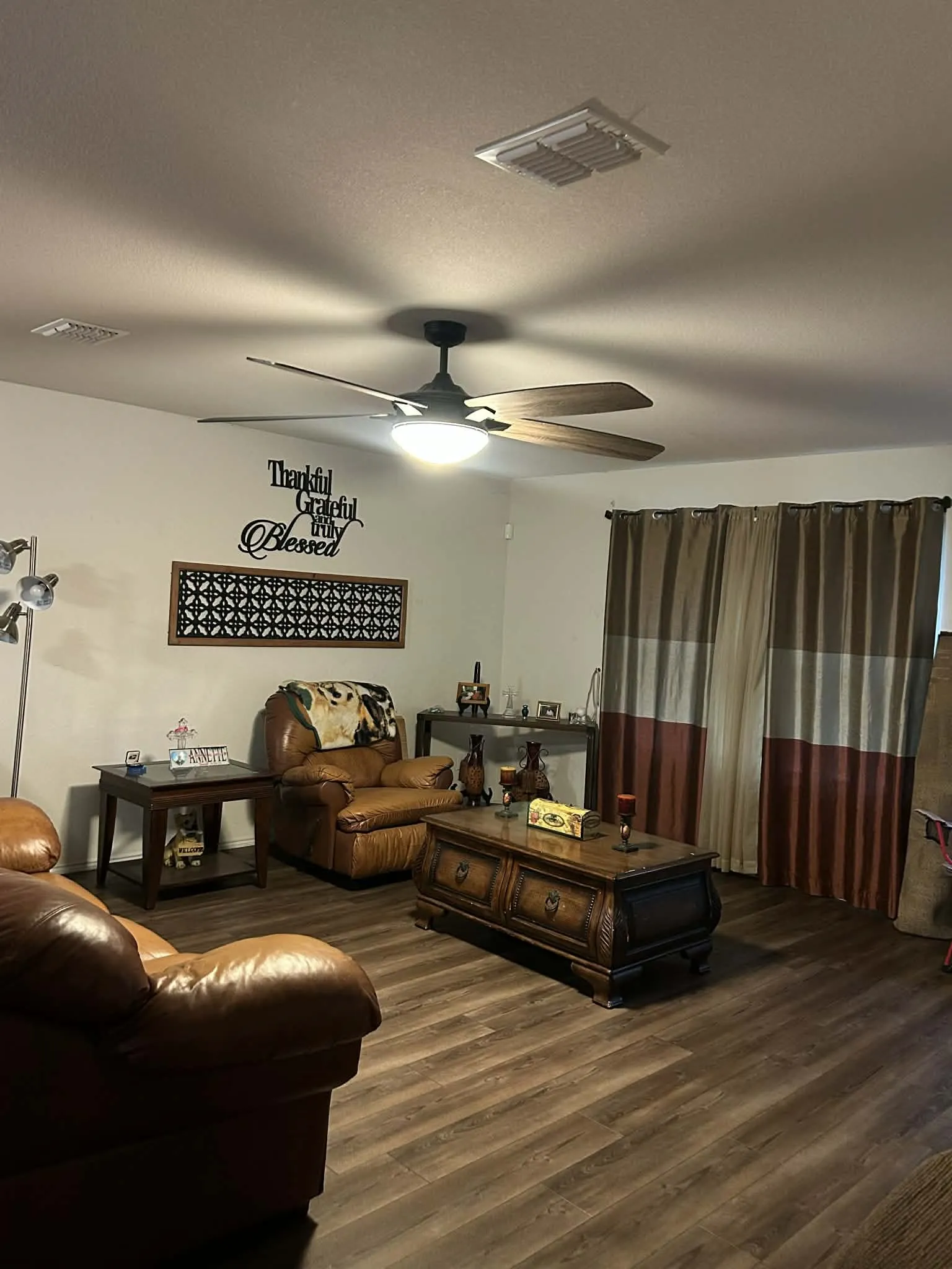 Single Family Residence For Sale in Dallas County , 1033 Skyline Drive, Hutchins, Texas 75141, 3 Bedrooms, 2 Bathrooms, 2 Garage spaces, 1,955 Sqft, built in 2019, Preowned, Price $278,000, mls#21238743, Real Estate Agent in Hutchins, Homes For Sale in Dallas county, Homes For Sale in Hutchins, Realtor in Hutchins Texas, Real Estate Brokerage Independent Realty Texas, Luminita Cordes Realtor