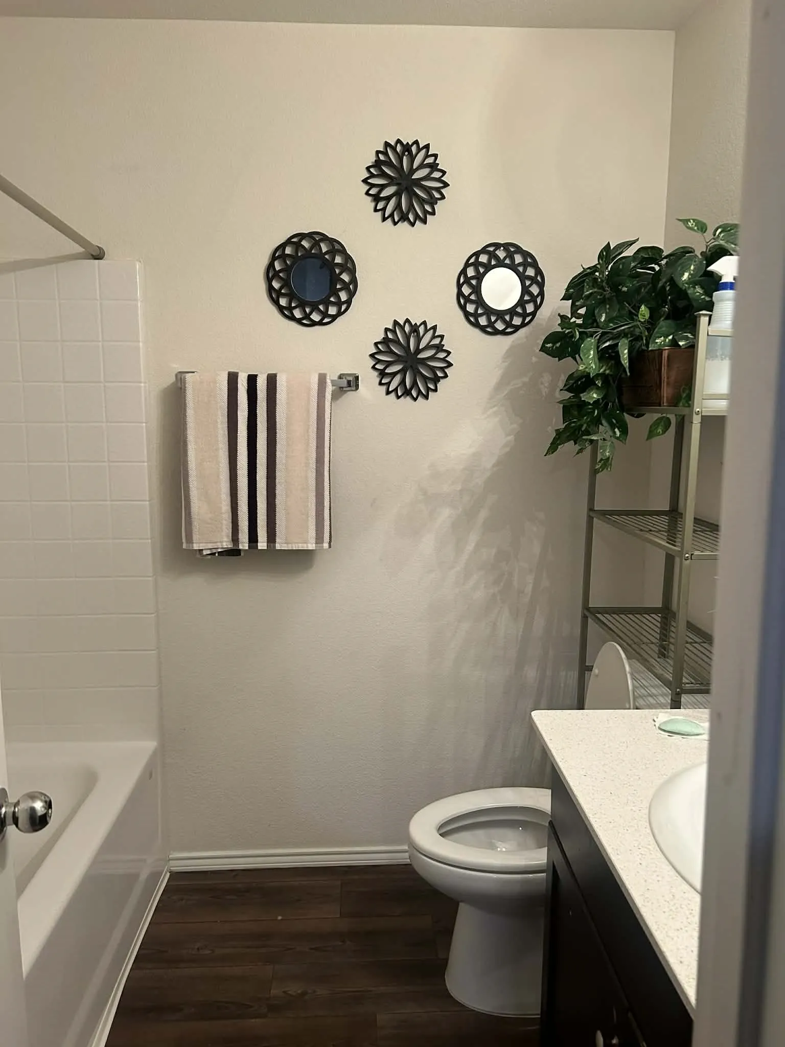 Single Family Residence For Sale in Dallas County , 1033 Skyline Drive, Hutchins, Texas 75141, 3 Bedrooms, 2 Bathrooms, 2 Garage spaces, 1,955 Sqft, built in 2019, Preowned, Price $278,000, mls#21238743, Real Estate Agent in Hutchins, Homes For Sale in Dallas county, Homes For Sale in Hutchins, Realtor in Hutchins Texas, Real Estate Brokerage Independent Realty Texas, Luminita Cordes Realtor