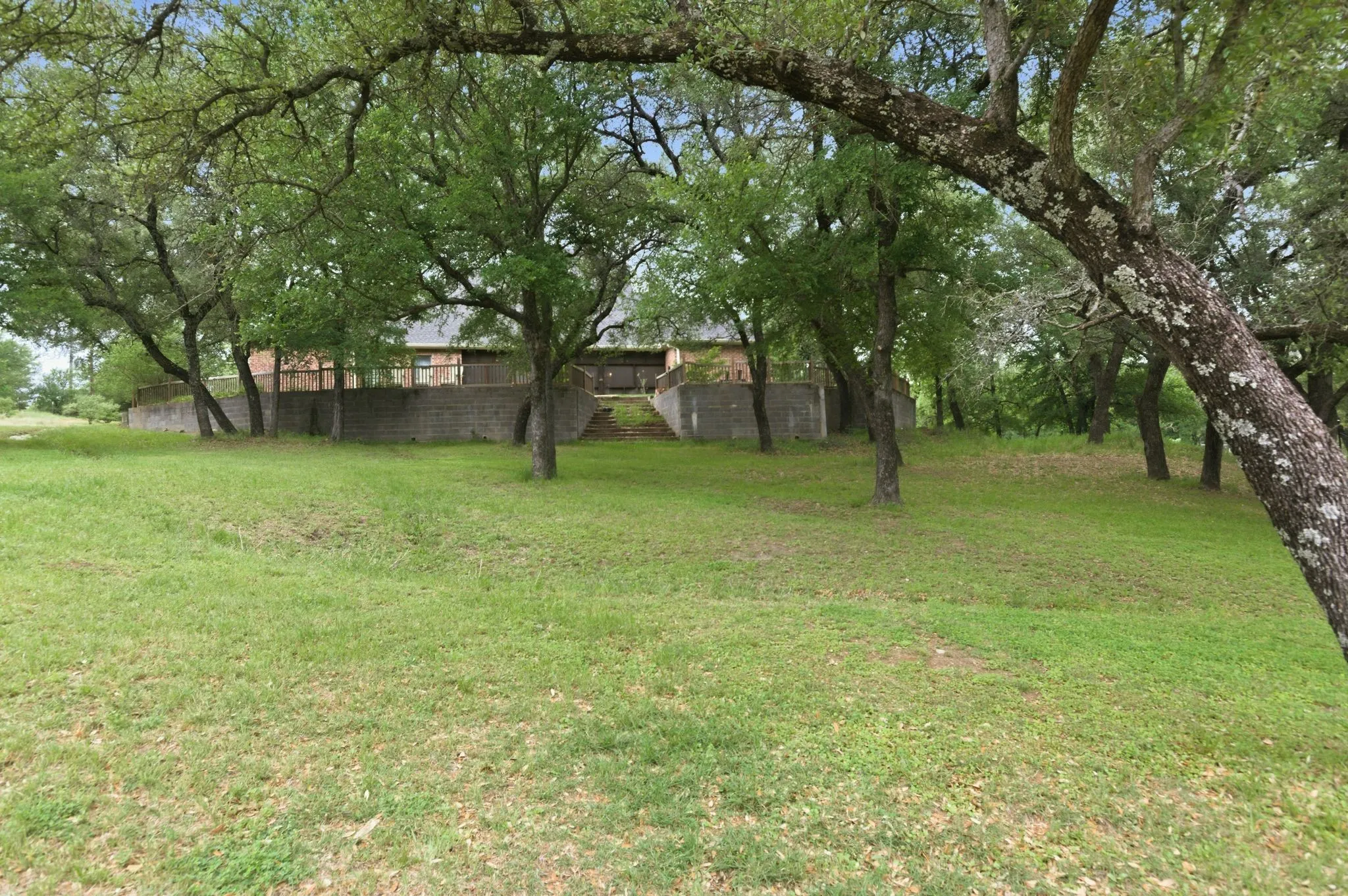 Single Family Residence For Sale in Parker County , 1012 Vista Hills Drive, Reno, Texas 76082, 4 Bedroom, 3 Bathroom, 3 Garage spaces, 2,378 Sqft, built in 2006, Preowned, mls#21240591, Real Estate Agent in Reno, Homes For Sale in Parker county, Homes For Sale in Reno, Realtor in Reno Texas, Real Estate Brokerage Independent Realty Texas, Luminita Cordes Realtor