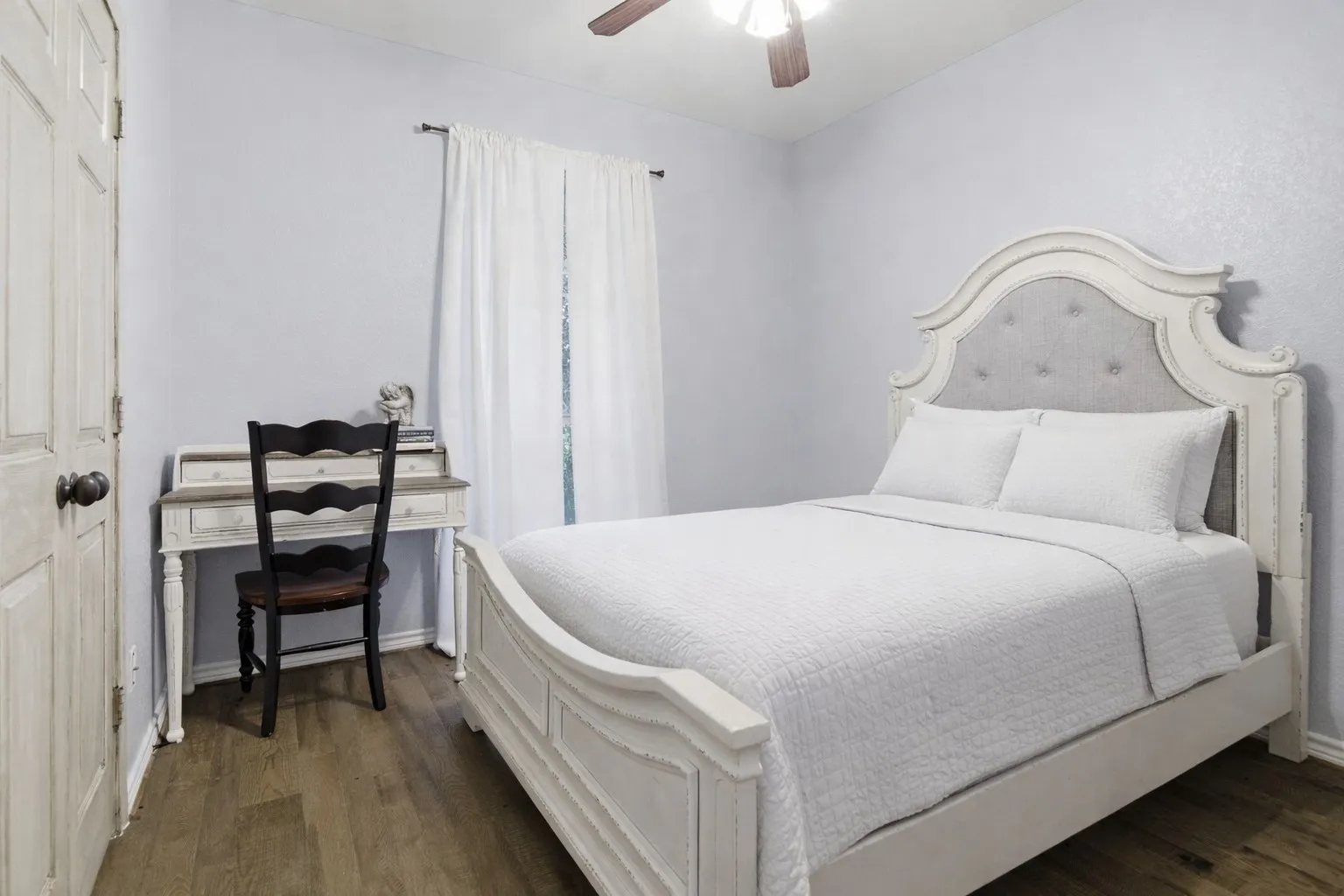 Single Family Residence For Sale in Parker County , 1012 Vista Hills Drive, Reno, Texas 76082, 4 Bedroom, 3 Bathroom, 3 Garage spaces, 2,378 Sqft, built in 2006, Preowned, mls#21240591, Real Estate Agent in Reno, Homes For Sale in Parker county, Homes For Sale in Reno, Realtor in Reno Texas, Real Estate Brokerage Independent Realty Texas, Luminita Cordes Realtor