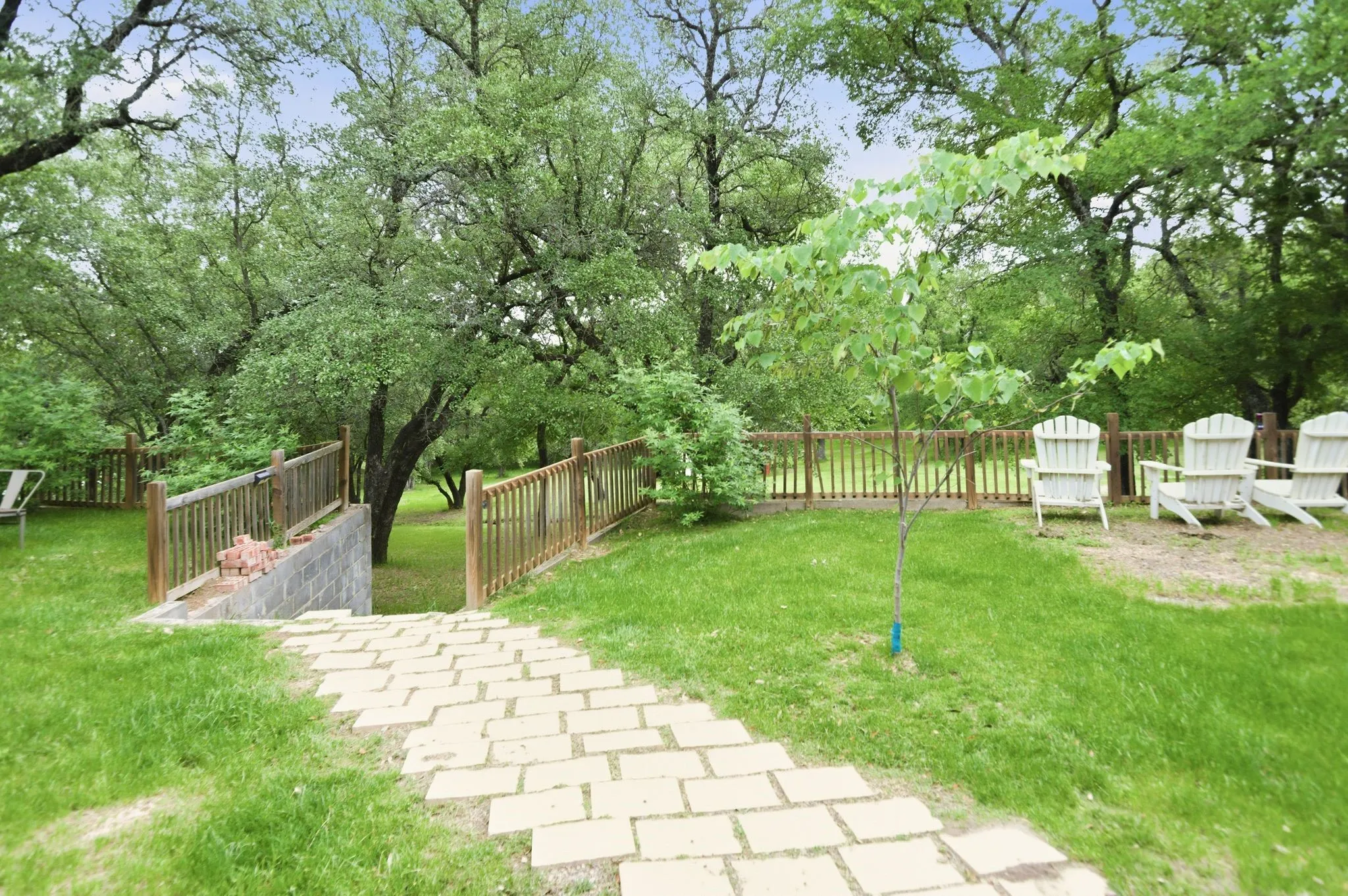 Single Family Residence For Sale in Parker County , 1012 Vista Hills Drive, Reno, Texas 76082, 4 Bedroom, 3 Bathroom, 3 Garage spaces, 2,378 Sqft, built in 2006, Preowned, mls#21240591, Real Estate Agent in Reno, Homes For Sale in Parker county, Homes For Sale in Reno, Realtor in Reno Texas, Real Estate Brokerage Independent Realty Texas, Luminita Cordes Realtor