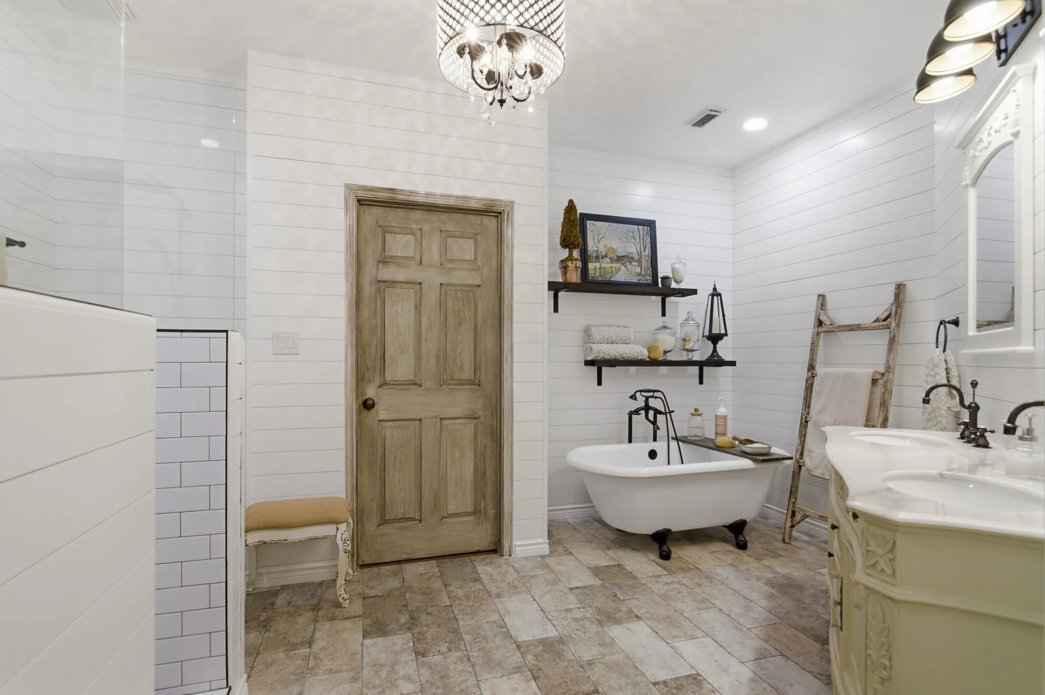 Single Family Residence For Sale in Parker County , 1012 Vista Hills Drive, Reno, Texas 76082, 4 Bedroom, 3 Bathroom, 3 Garage spaces, 2,378 Sqft, built in 2006, Preowned, mls#21240591, Real Estate Agent in Reno, Homes For Sale in Parker county, Homes For Sale in Reno, Realtor in Reno Texas, Real Estate Brokerage Independent Realty Texas, Luminita Cordes Realtor