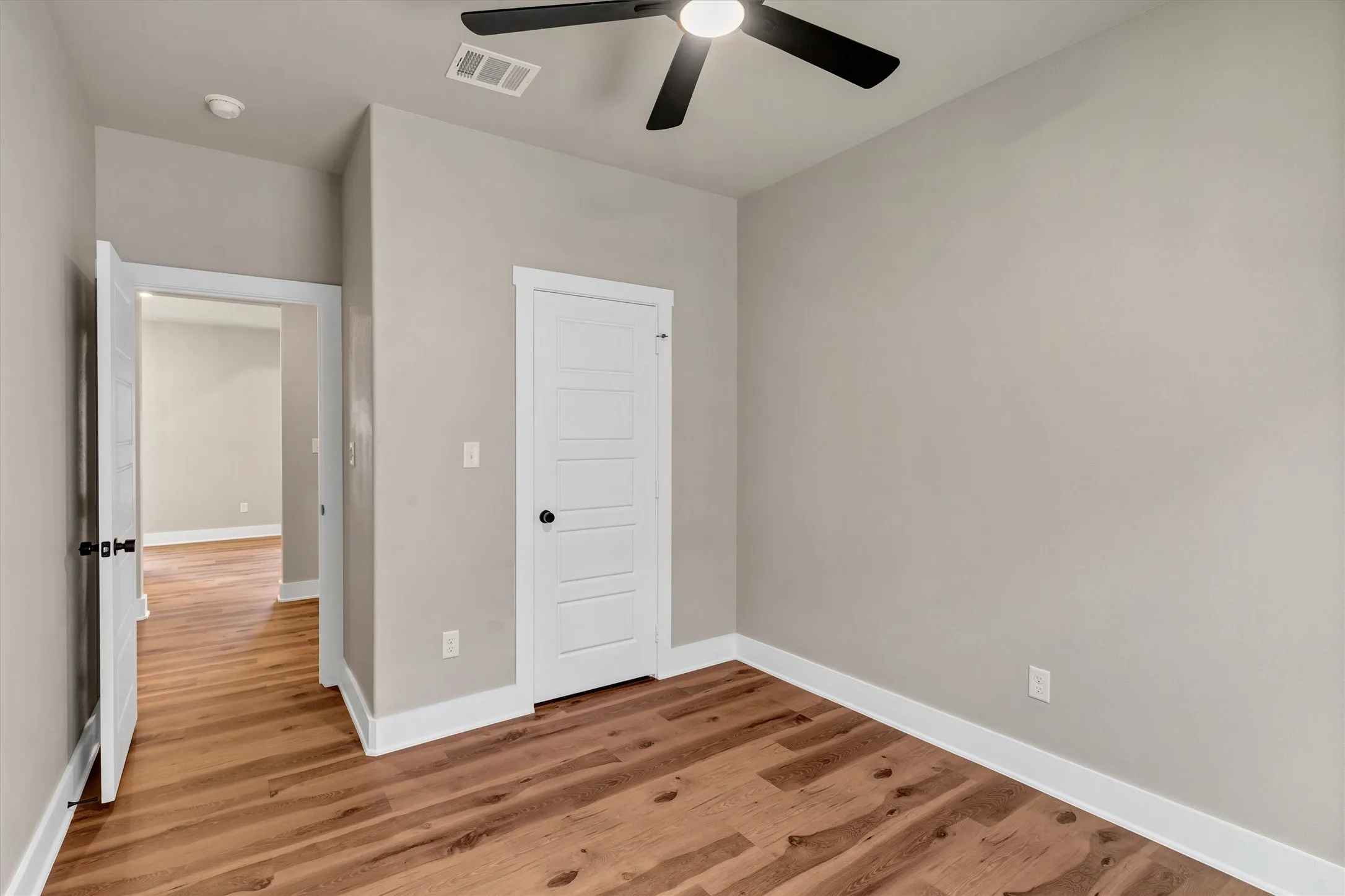 Single Family Residence For Rent in Hood County , 807 Branding Iron Trail, Granbury, Texas 76049, 3 Bedroom, 2 Bathroom, 1 Garage spaces, 1,287 Sqft, built in 2025, New Construction - Complete, mls#21243560, Real Estate Agent in Granbury, Homes For Rent in Hood county, Homes For Rent in Granbury, Realtor in Granbury Texas, Real Estate Brokerage Independent Realty Texas, Luminita Cordes Realtor