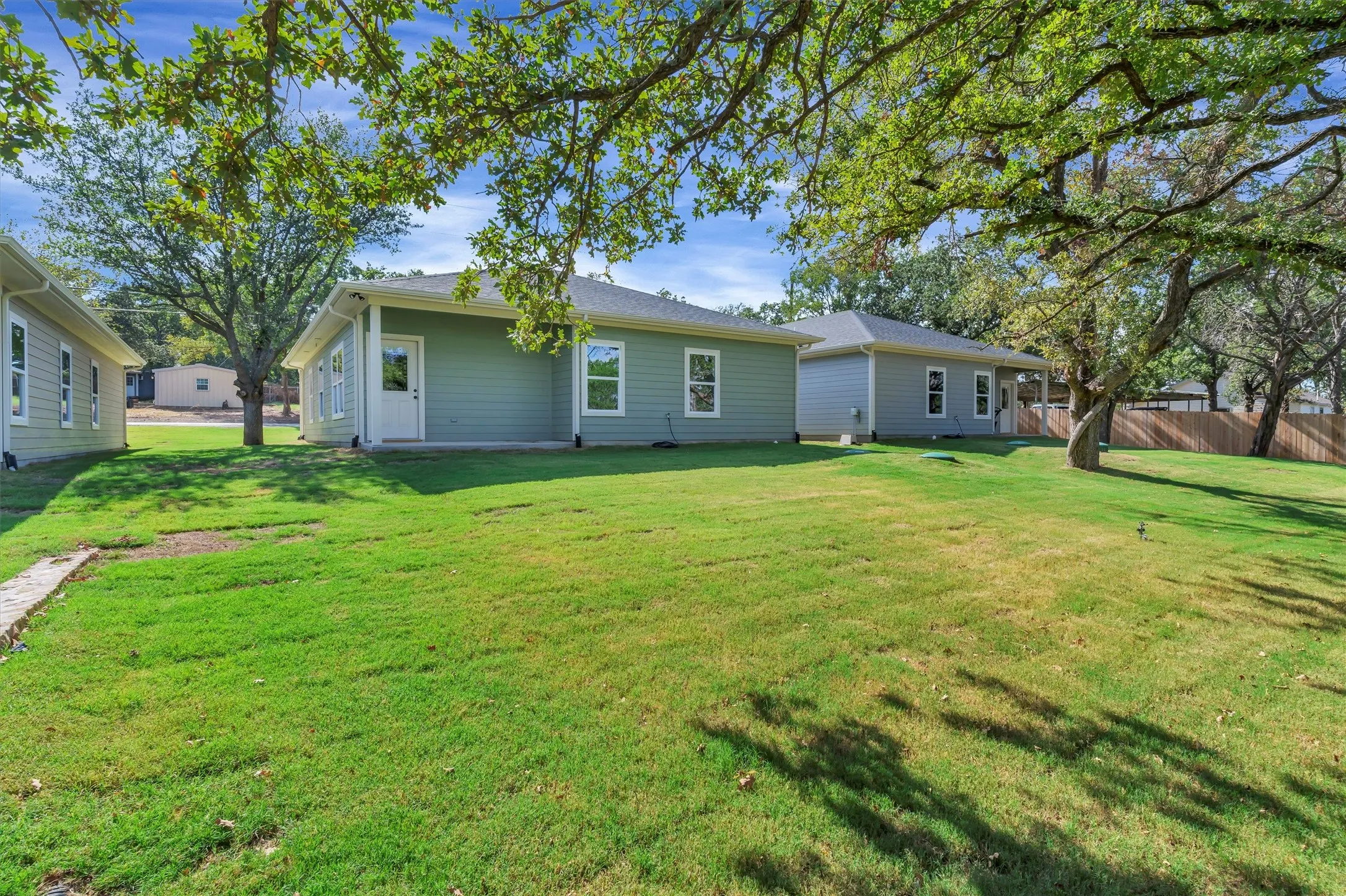 Single Family Residence For Rent in Hood County , 807 Branding Iron Trail, Granbury, Texas 76049, 3 Bedroom, 2 Bathroom, 1 Garage spaces, 1,287 Sqft, built in 2025, New Construction - Complete, mls#21243560, Real Estate Agent in Granbury, Homes For Rent in Hood county, Homes For Rent in Granbury, Realtor in Granbury Texas, Real Estate Brokerage Independent Realty Texas, Luminita Cordes Realtor
