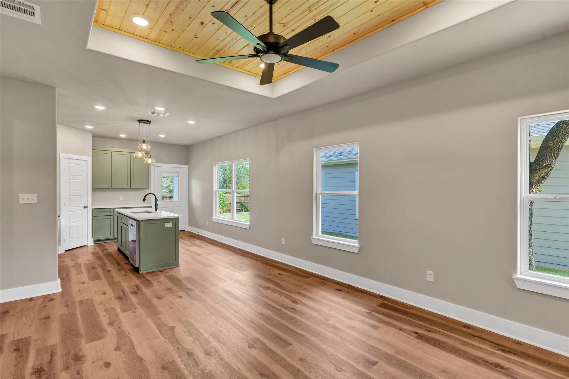Single Family Residence For Rent in Hood County , 807 Branding Iron Trail, Granbury, Texas 76049, 3 Bedroom, 2 Bathroom, 1 Garage spaces, 1,287 Sqft, built in 2025, New Construction - Complete, mls#21243560, Real Estate Agent in Granbury, Homes For Rent in Hood county, Homes For Rent in Granbury, Realtor in Granbury Texas, Real Estate Brokerage Independent Realty Texas, Luminita Cordes Realtor