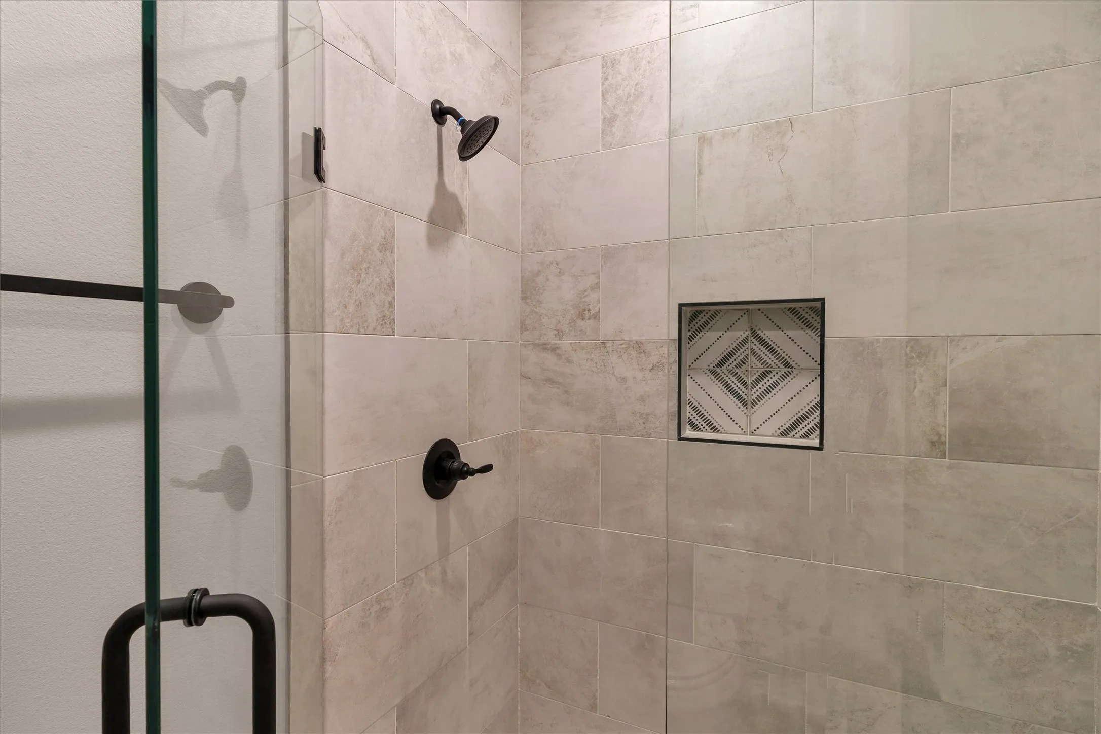 Single Family Residence For Rent in Hood County , 807 Branding Iron Trail, Granbury, Texas 76049, 3 Bedroom, 2 Bathroom, 1 Garage spaces, 1,287 Sqft, built in 2025, New Construction - Complete, mls#21243560, Real Estate Agent in Granbury, Homes For Rent in Hood county, Homes For Rent in Granbury, Realtor in Granbury Texas, Real Estate Brokerage Independent Realty Texas, Luminita Cordes Realtor