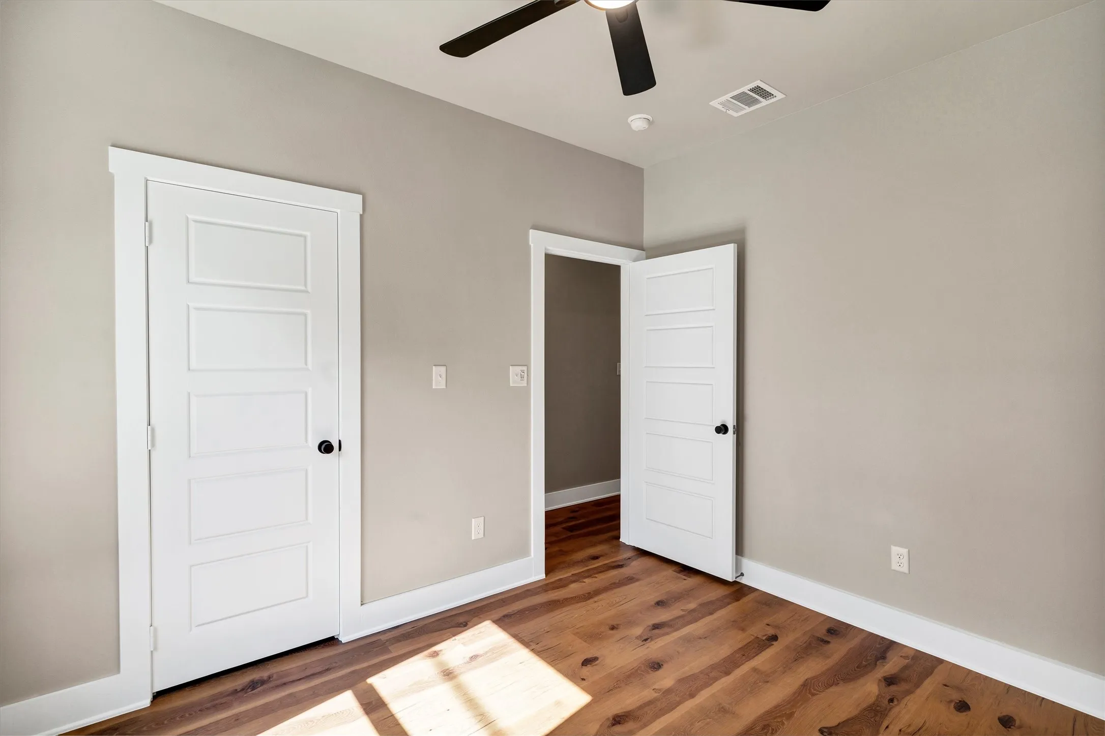Single Family Residence For Rent in Hood County , 807 Branding Iron Trail, Granbury, Texas 76049, 3 Bedroom, 2 Bathroom, 1 Garage spaces, 1,287 Sqft, built in 2025, New Construction - Complete, mls#21243560, Real Estate Agent in Granbury, Homes For Rent in Hood county, Homes For Rent in Granbury, Realtor in Granbury Texas, Real Estate Brokerage Independent Realty Texas, Luminita Cordes Realtor