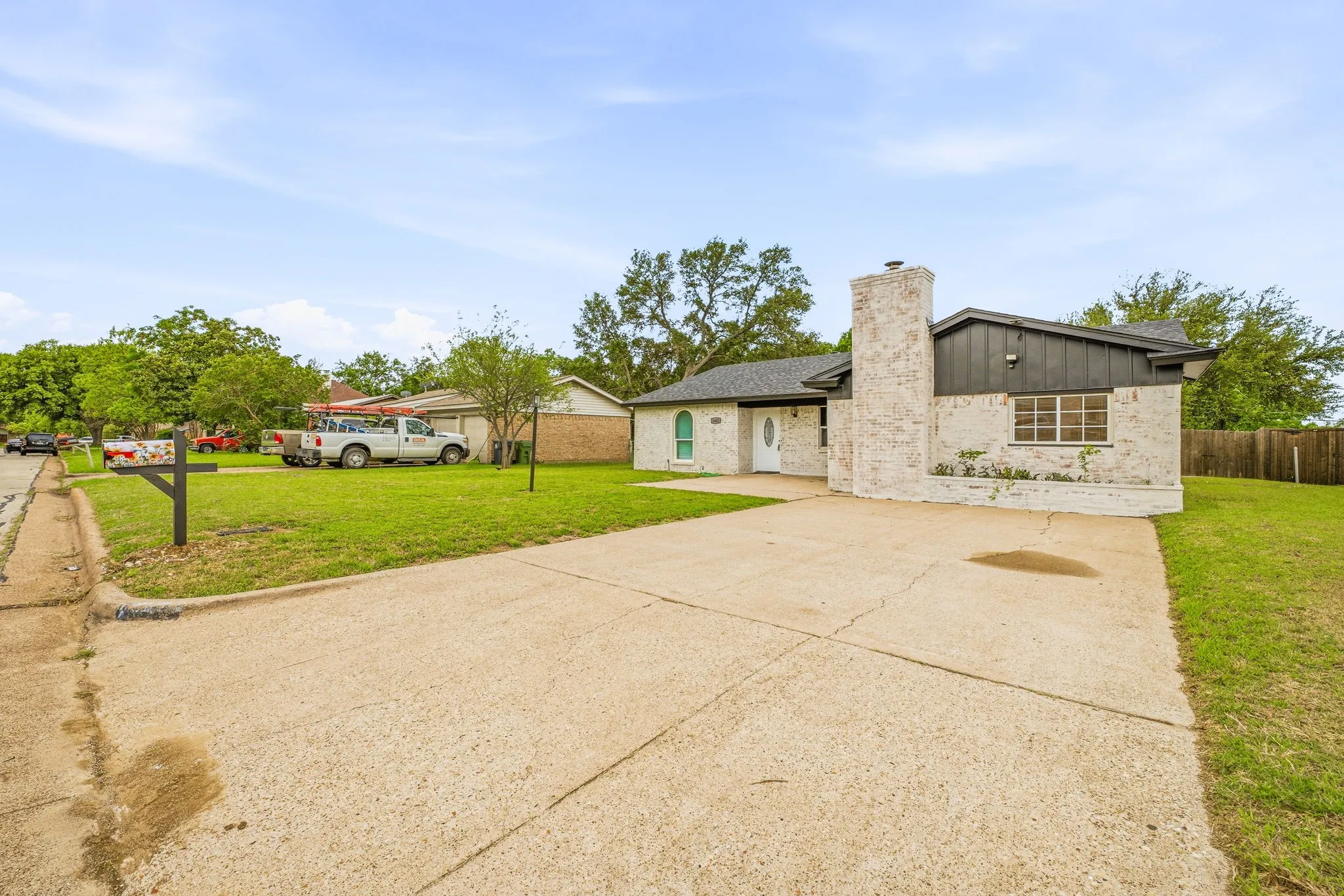 Single Family Residence For Sale in Tarrant County , 1602 Marie Terrace, Arlington, Texas 76010, 4 Bedroom, 2 Bathroom, Garage spaces, 3,064 Sqft, built in 1968, mls#21241690, Real Estate Agent in Arlington, Homes For Sale in Tarrant county, Homes For Sale in Arlington, Realtor in Arlington Texas, Real Estate Brokerage Independent Realty Texas, Luminita Cordes Realtor