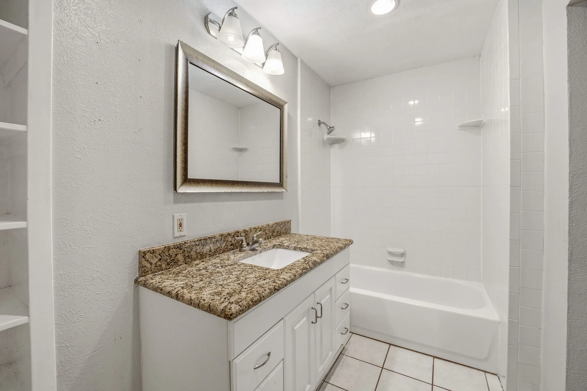 Single Family Residence For Sale in Tarrant County , 1602 Marie Terrace, Arlington, Texas 76010, 4 Bedroom, 2 Bathroom, Garage spaces, 3,064 Sqft, built in 1968, mls#21241690, Real Estate Agent in Arlington, Homes For Sale in Tarrant county, Homes For Sale in Arlington, Realtor in Arlington Texas, Real Estate Brokerage Independent Realty Texas, Luminita Cordes Realtor