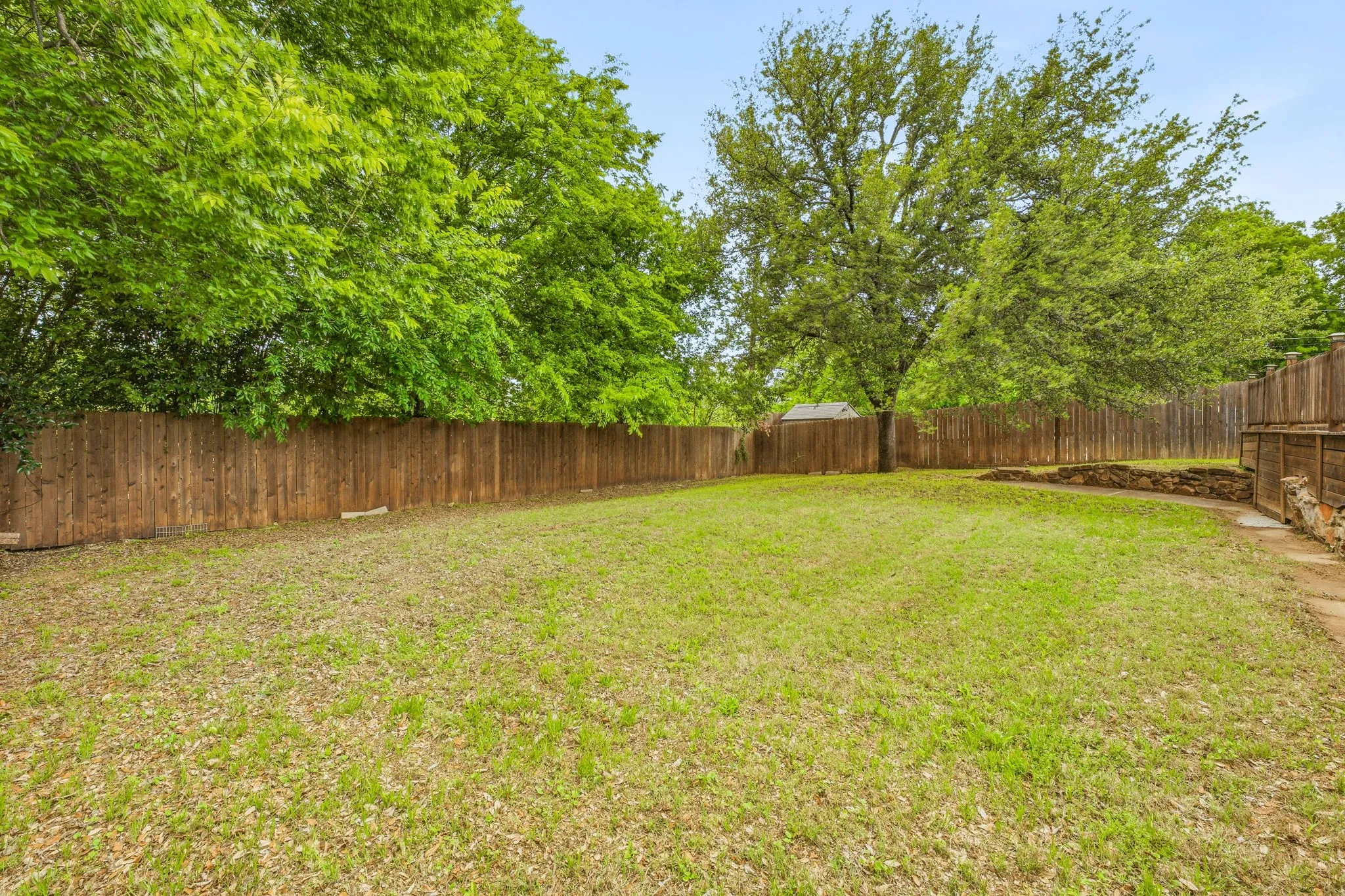 Single Family Residence For Sale in Tarrant County , 1602 Marie Terrace, Arlington, Texas 76010, 4 Bedroom, 2 Bathroom, Garage spaces, 3,064 Sqft, built in 1968, mls#21241690, Real Estate Agent in Arlington, Homes For Sale in Tarrant county, Homes For Sale in Arlington, Realtor in Arlington Texas, Real Estate Brokerage Independent Realty Texas, Luminita Cordes Realtor