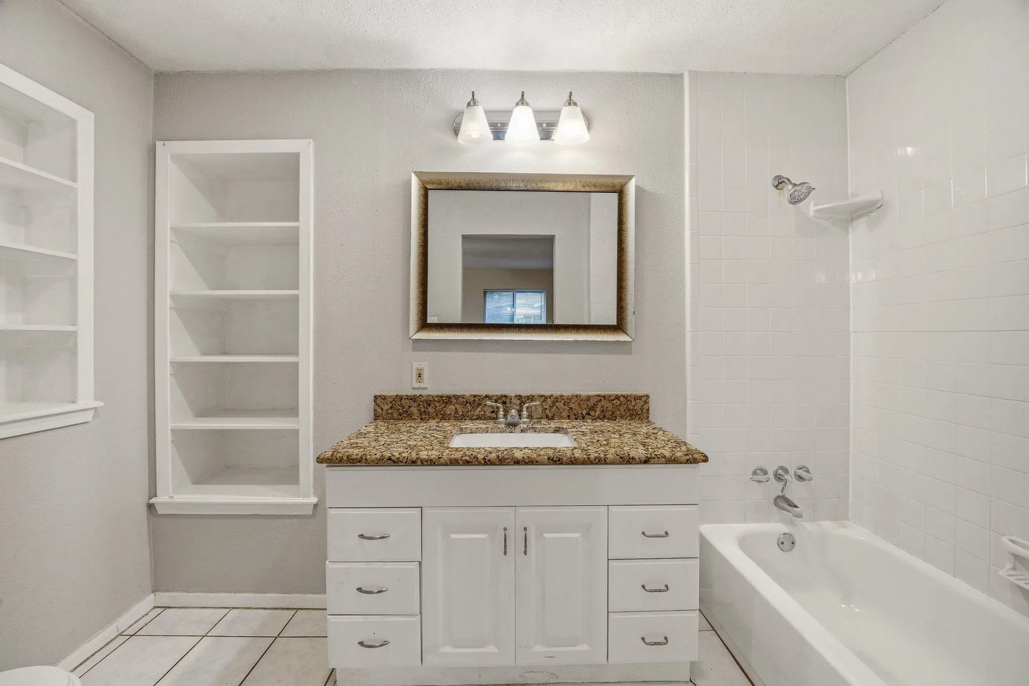 Single Family Residence For Sale in Tarrant County , 1602 Marie Terrace, Arlington, Texas 76010, 4 Bedroom, 2 Bathroom, Garage spaces, 3,064 Sqft, built in 1968, mls#21241690, Real Estate Agent in Arlington, Homes For Sale in Tarrant county, Homes For Sale in Arlington, Realtor in Arlington Texas, Real Estate Brokerage Independent Realty Texas, Luminita Cordes Realtor