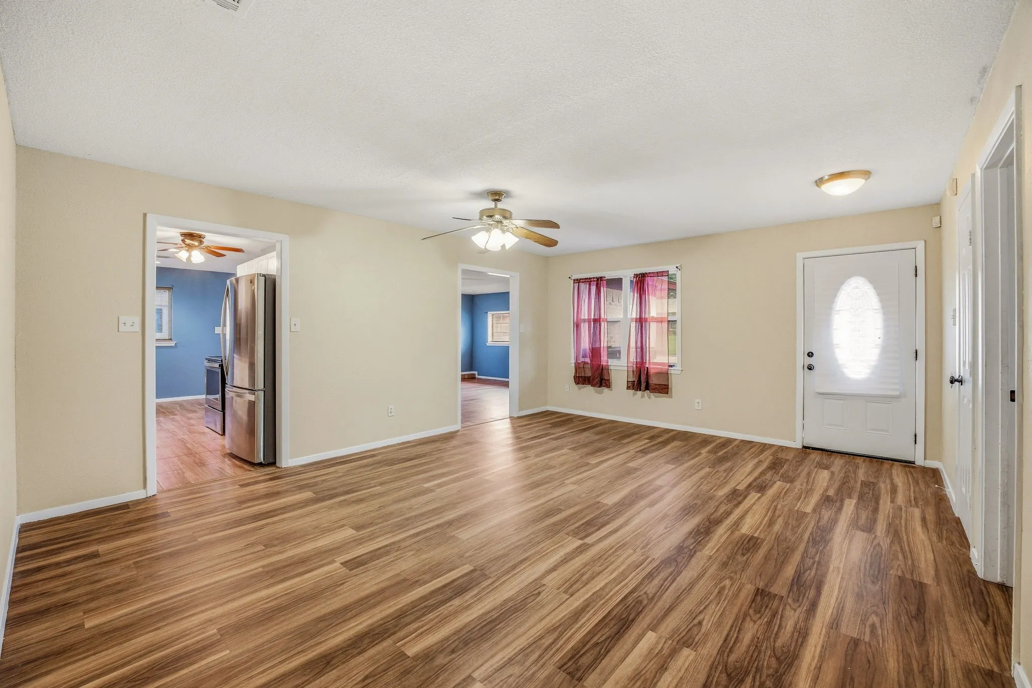 Single Family Residence For Sale in Tarrant County , 1602 Marie Terrace, Arlington, Texas 76010, 4 Bedroom, 2 Bathroom, Garage spaces, 3,064 Sqft, built in 1968, mls#21241690, Real Estate Agent in Arlington, Homes For Sale in Tarrant county, Homes For Sale in Arlington, Realtor in Arlington Texas, Real Estate Brokerage Independent Realty Texas, Luminita Cordes Realtor