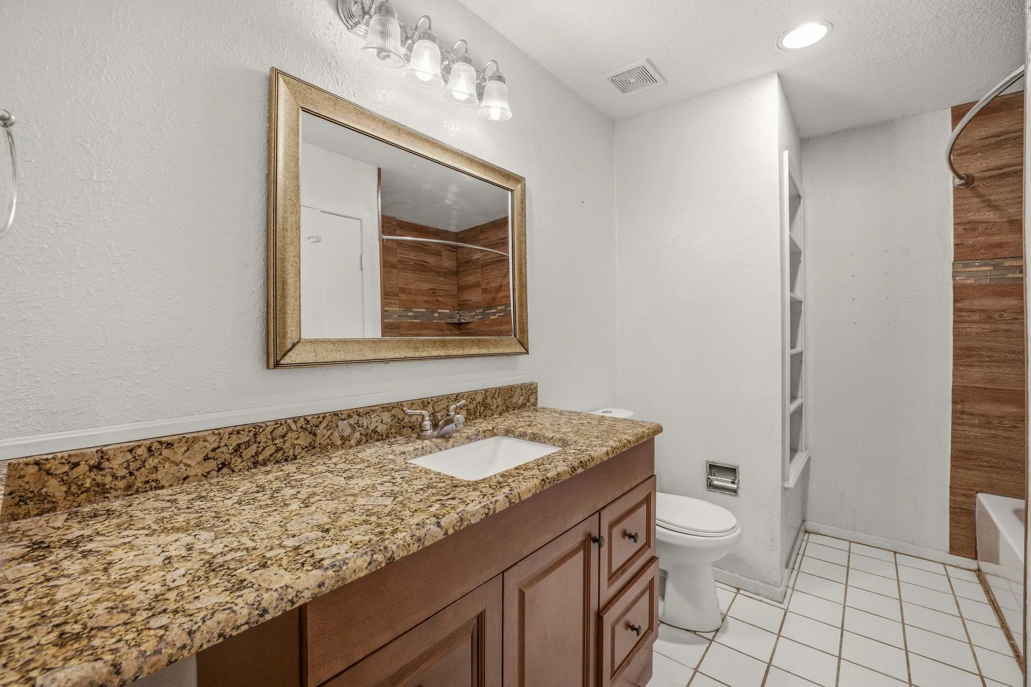 Single Family Residence For Sale in Tarrant County , 1602 Marie Terrace, Arlington, Texas 76010, 4 Bedroom, 2 Bathroom, Garage spaces, 3,064 Sqft, built in 1968, mls#21241690, Real Estate Agent in Arlington, Homes For Sale in Tarrant county, Homes For Sale in Arlington, Realtor in Arlington Texas, Real Estate Brokerage Independent Realty Texas, Luminita Cordes Realtor