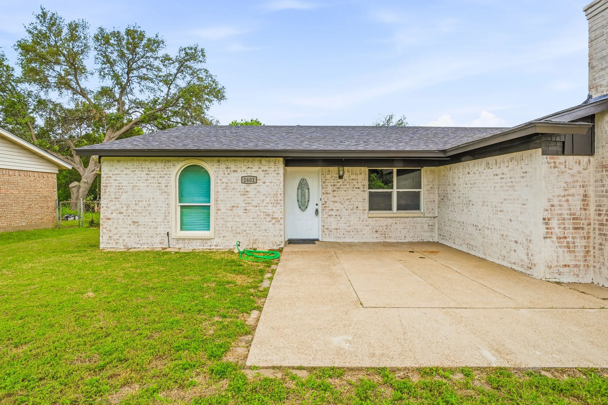 Single Family Residence For Sale in Tarrant County , 1602 Marie Terrace, Arlington, Texas 76010, 4 Bedroom, 2 Bathroom, Garage spaces, 3,064 Sqft, built in 1968, mls#21241690, Real Estate Agent in Arlington, Homes For Sale in Tarrant county, Homes For Sale in Arlington, Realtor in Arlington Texas, Real Estate Brokerage Independent Realty Texas, Luminita Cordes Realtor