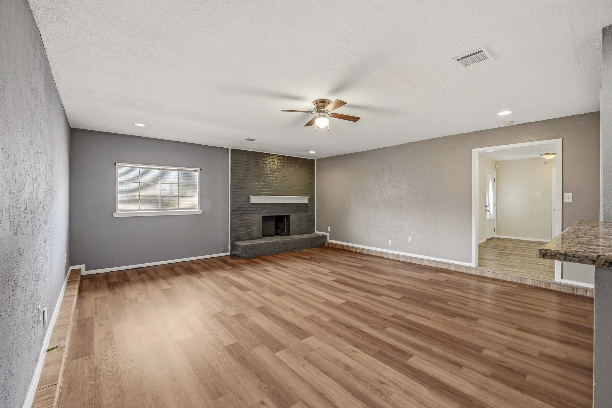 Single Family Residence For Sale in Tarrant County , 1602 Marie Terrace, Arlington, Texas 76010, 4 Bedroom, 2 Bathroom, Garage spaces, 3,064 Sqft, built in 1968, mls#21241690, Real Estate Agent in Arlington, Homes For Sale in Tarrant county, Homes For Sale in Arlington, Realtor in Arlington Texas, Real Estate Brokerage Independent Realty Texas, Luminita Cordes Realtor