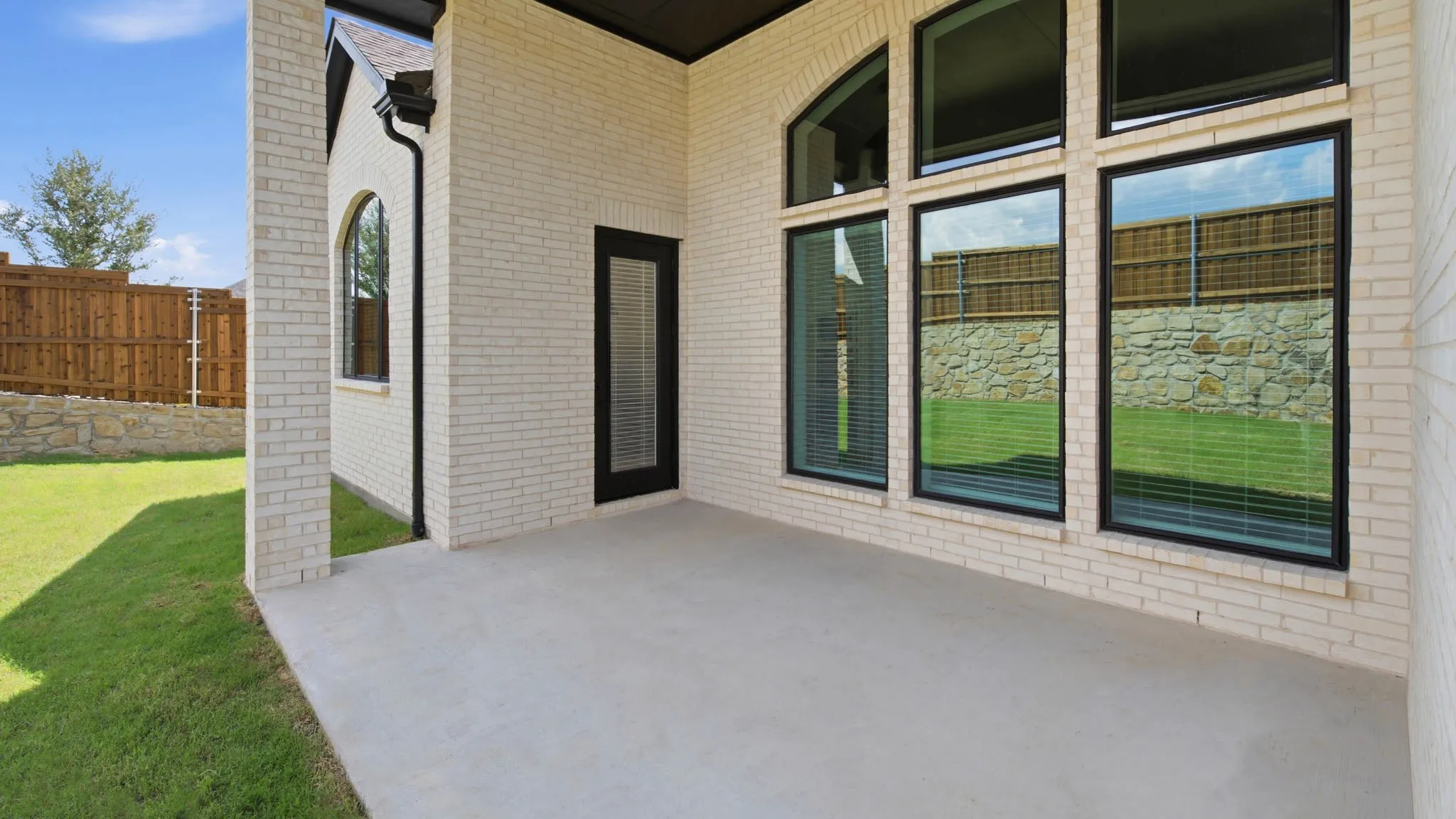 Single Family Residence For Sale in Rockwall County , 1102 Lookout Drive, Rockwall, Texas 75087, 5 Bedroom, 7 Bathroom, 4 Garage spaces, 4,572 Sqft, built in 2026, New Construction - Complete, mls#21243731, Real Estate Agent in Rockwall, Homes For Sale in Rockwall county, Homes For Sale in Rockwall, Realtor in Rockwall Texas, Real Estate Brokerage Independent Realty Texas, Luminita Cordes Realtor