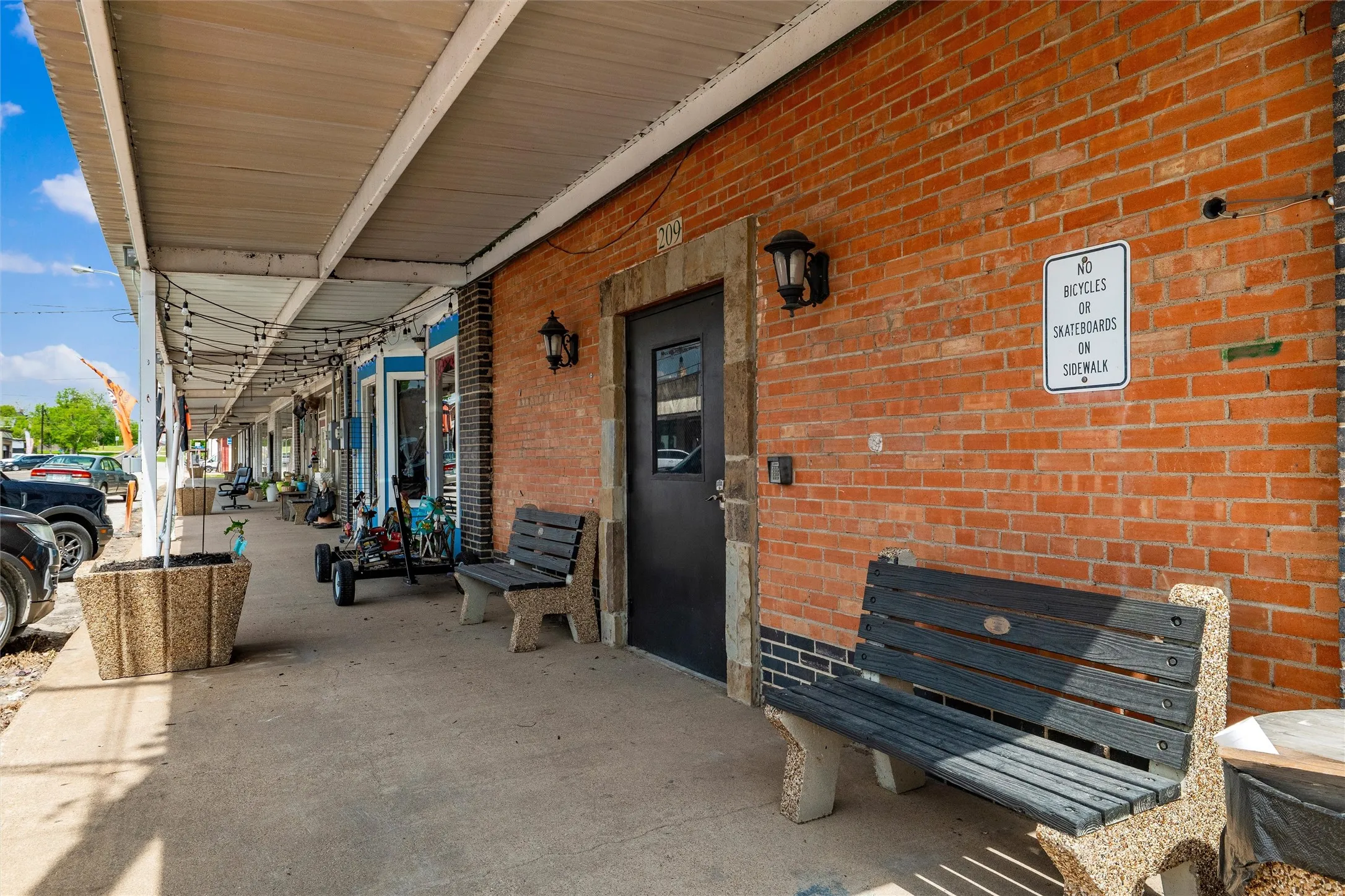 Business For Sale in Ellis County , 209 Main Street, Maypearl, Texas 76064, 0, 0, Garage spaces, 0 Sqft, built in 1928, Preowned, mls#21243587, Real Estate Agent in Maypearl, Homes For Sale in Ellis county, Homes For Sale in Maypearl, Realtor in Maypearl Texas, Real Estate Brokerage Independent Realty Texas, Luminita Cordes Realtor