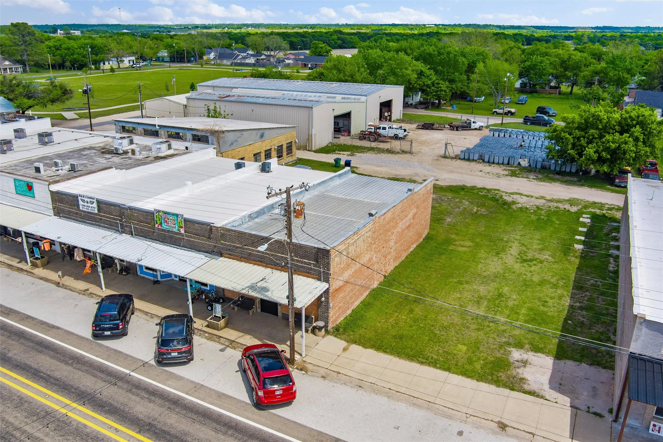 Business For Sale in Ellis County , 209 Main Street, Maypearl, Texas 76064, 0, 0, Garage spaces, 0 Sqft, built in 1928, Preowned, mls#21243587, Real Estate Agent in Maypearl, Homes For Sale in Ellis county, Homes For Sale in Maypearl, Realtor in Maypearl Texas, Real Estate Brokerage Independent Realty Texas, Luminita Cordes Realtor