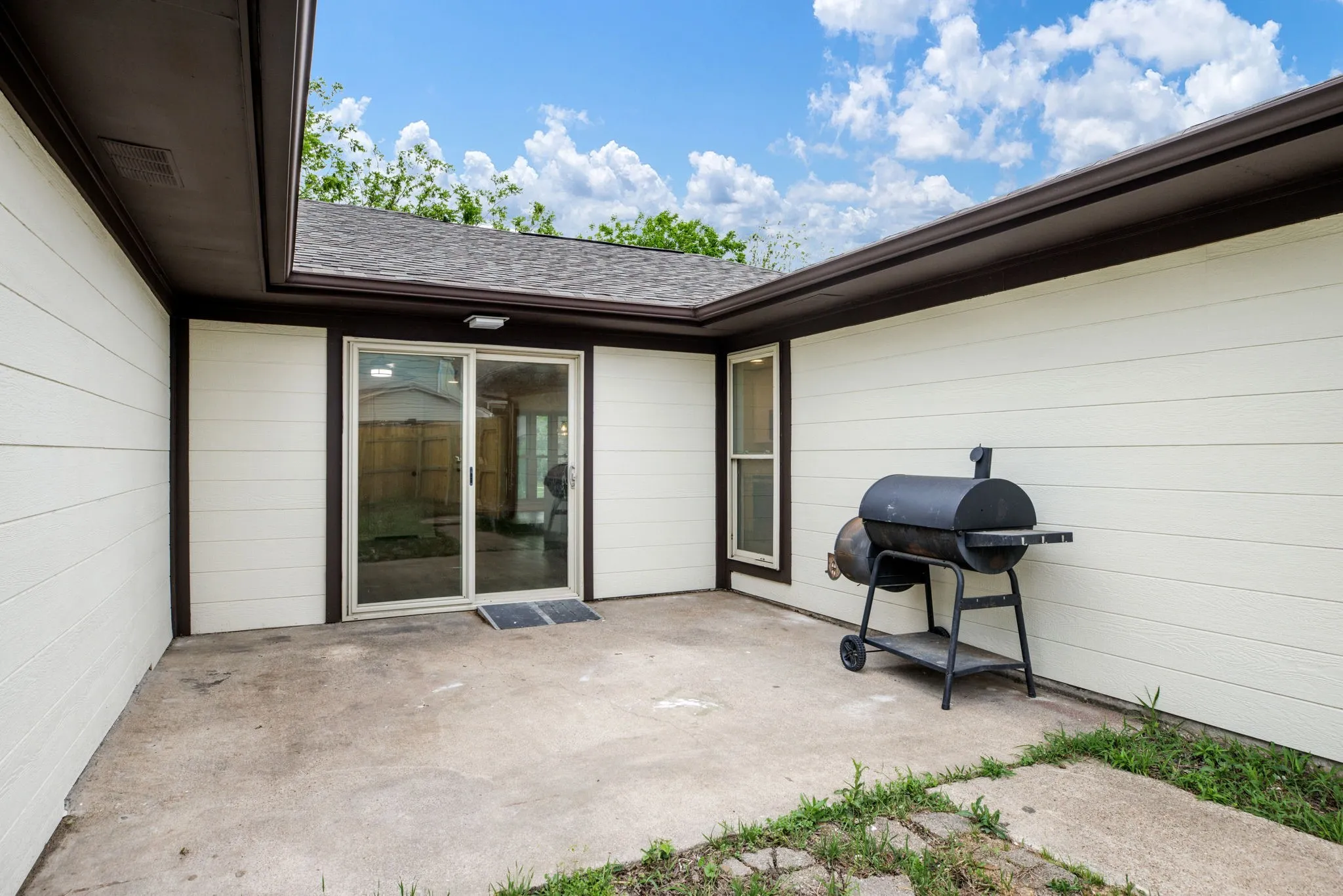 Single Family Residence For Sale in Dallas County , 718 Tacoma Drive, Garland, Texas 75043, 4 Bedroom, 2 Bathroom, 2 Garage spaces, 1,835 Sqft, built in 1975, mls#21243143, Real Estate Agent in Garland, Homes For Sale in Dallas county, Homes For Sale in Garland, Realtor in Garland Texas, Real Estate Brokerage Independent Realty Texas, Luminita Cordes Realtor