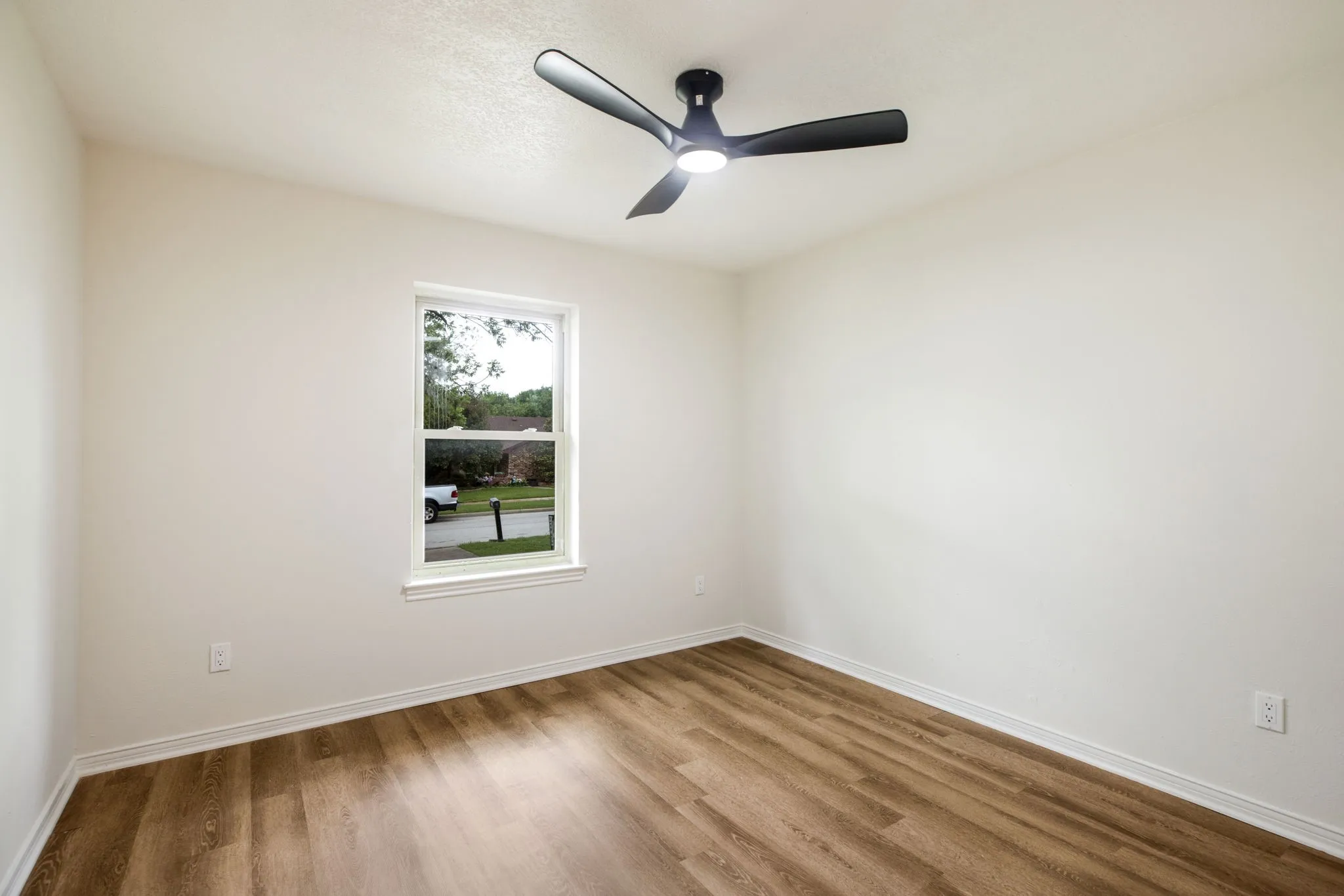 Single Family Residence For Sale in Dallas County , 718 Tacoma Drive, Garland, Texas 75043, 4 Bedroom, 2 Bathroom, 2 Garage spaces, 1,835 Sqft, built in 1975, mls#21243143, Real Estate Agent in Garland, Homes For Sale in Dallas county, Homes For Sale in Garland, Realtor in Garland Texas, Real Estate Brokerage Independent Realty Texas, Luminita Cordes Realtor