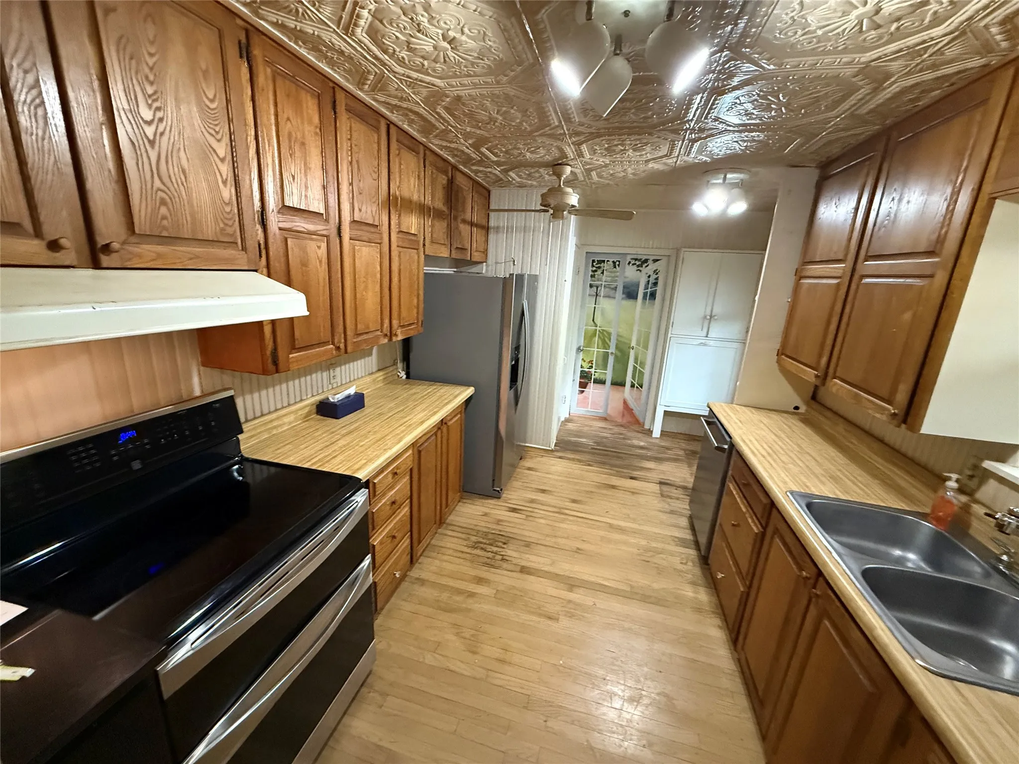 Single Family Residence For Sale in Fannin County , 2200 Agnew Street, Bonham, Texas 75418, 3 Bedroom, 2 Bathroom, 1 Garage spaces, 1,965 Sqft, built in 1960, mls#21242719, Real Estate Agent in Bonham, Homes For Sale in Fannin county, Homes For Sale in Bonham, Realtor in Bonham Texas, Real Estate Brokerage Independent Realty Texas, Luminita Cordes Realtor