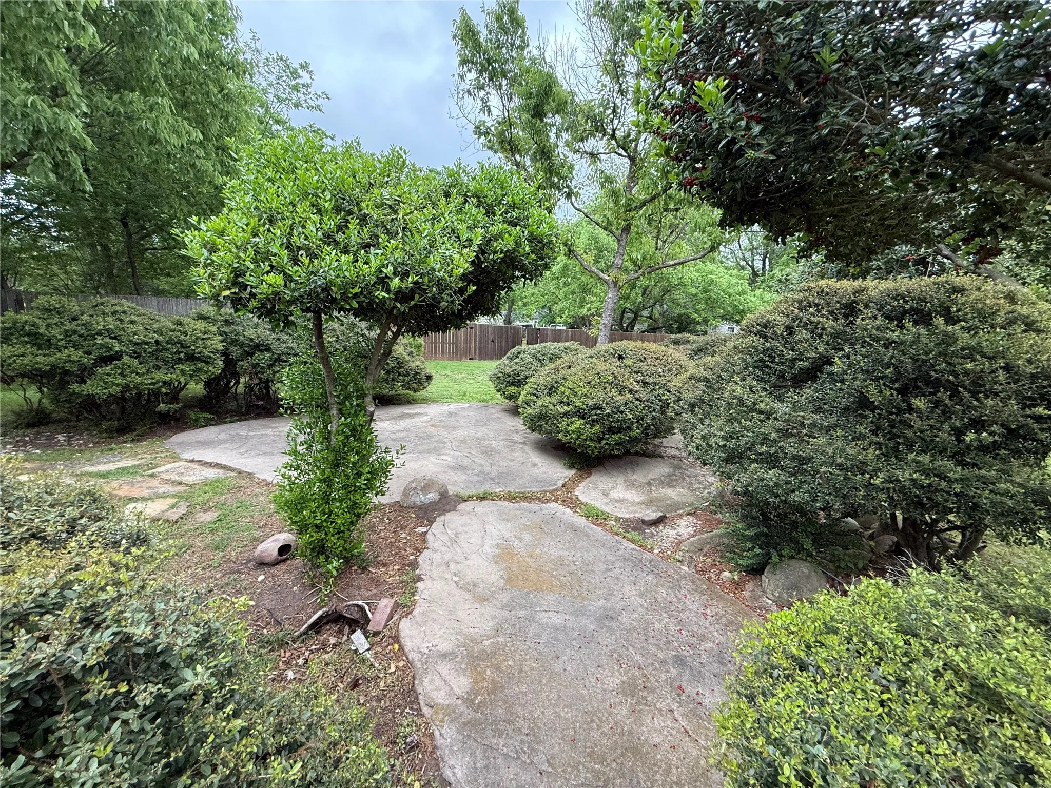 Single Family Residence For Sale in Fannin County , 2200 Agnew Street, Bonham, Texas 75418, 3 Bedroom, 2 Bathroom, 1 Garage spaces, 1,965 Sqft, built in 1960, mls#21242719, Real Estate Agent in Bonham, Homes For Sale in Fannin county, Homes For Sale in Bonham, Realtor in Bonham Texas, Real Estate Brokerage Independent Realty Texas, Luminita Cordes Realtor
