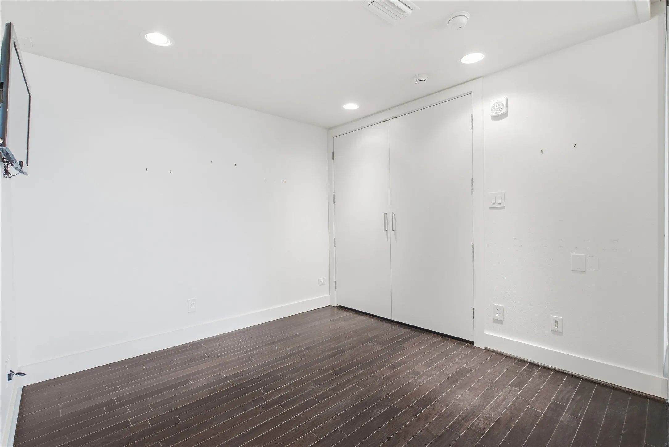 Condominium For Sale in Dallas County , 5200 Keller Springs Road 1331, Dallas, Texas 75248, 2 Bedrooms, 2 Bathrooms, 1 Garage spaces, 2,025 Sqft, built in 1981, Preowned, Price $635,000, mls#21243695, Real Estate Agent in Dallas, Homes For Sale in Dallas county, Homes For Sale in Dallas, Realtor in Dallas Texas, Real Estate Brokerage Independent Realty Texas, Luminita Cordes Realtor