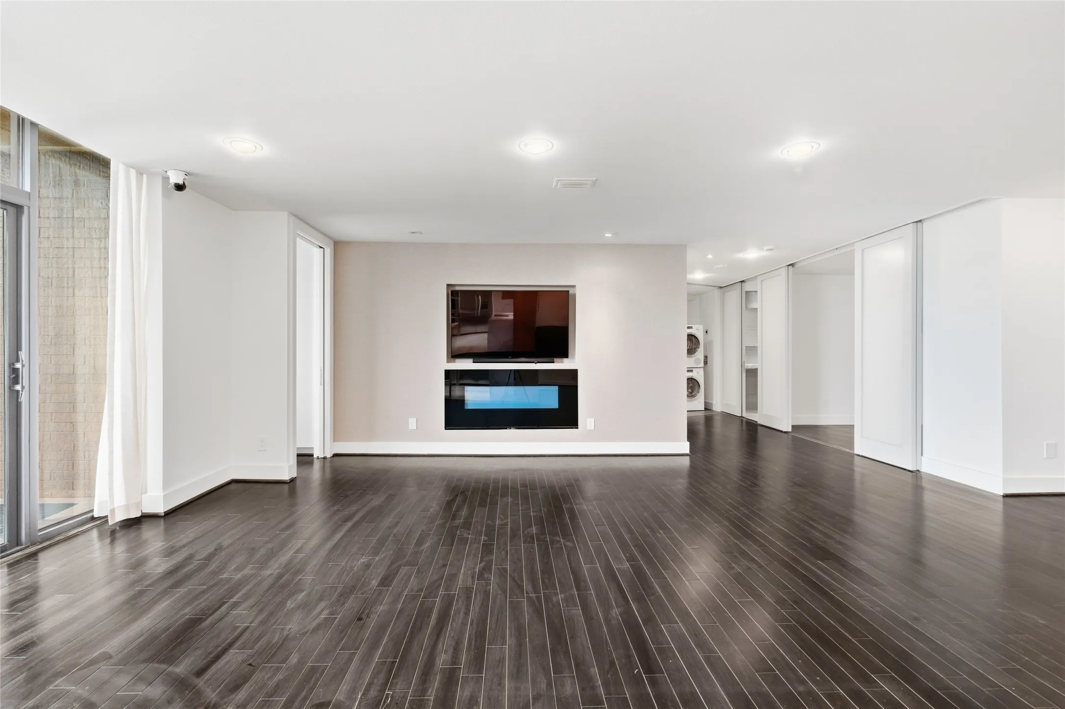 Condominium For Sale in Dallas County , 5200 Keller Springs Road 1331, Dallas, Texas 75248, 2 Bedrooms, 2 Bathrooms, 1 Garage spaces, 2,025 Sqft, built in 1981, Preowned, Price $635,000, mls#21243695, Real Estate Agent in Dallas, Homes For Sale in Dallas county, Homes For Sale in Dallas, Realtor in Dallas Texas, Real Estate Brokerage Independent Realty Texas, Luminita Cordes Realtor