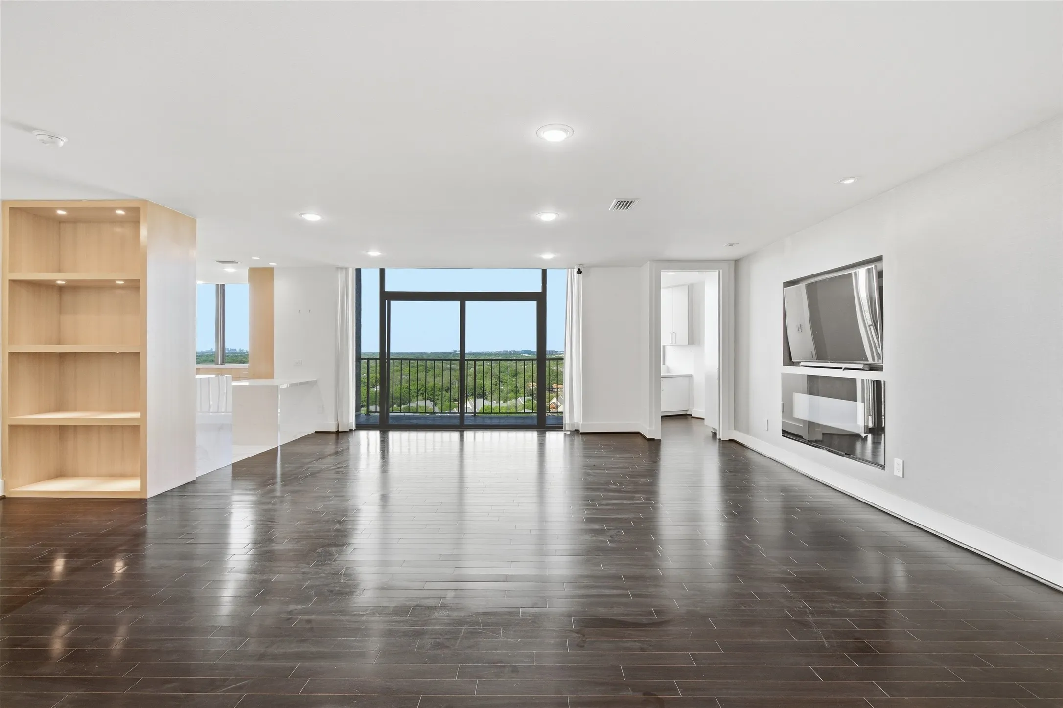 Condominium For Sale in Dallas County , 5200 Keller Springs Road 1331, Dallas, Texas 75248, 2 Bedrooms, 2 Bathrooms, 1 Garage spaces, 2,025 Sqft, built in 1981, Preowned, Price $635,000, mls#21243695, Real Estate Agent in Dallas, Homes For Sale in Dallas county, Homes For Sale in Dallas, Realtor in Dallas Texas, Real Estate Brokerage Independent Realty Texas, Luminita Cordes Realtor