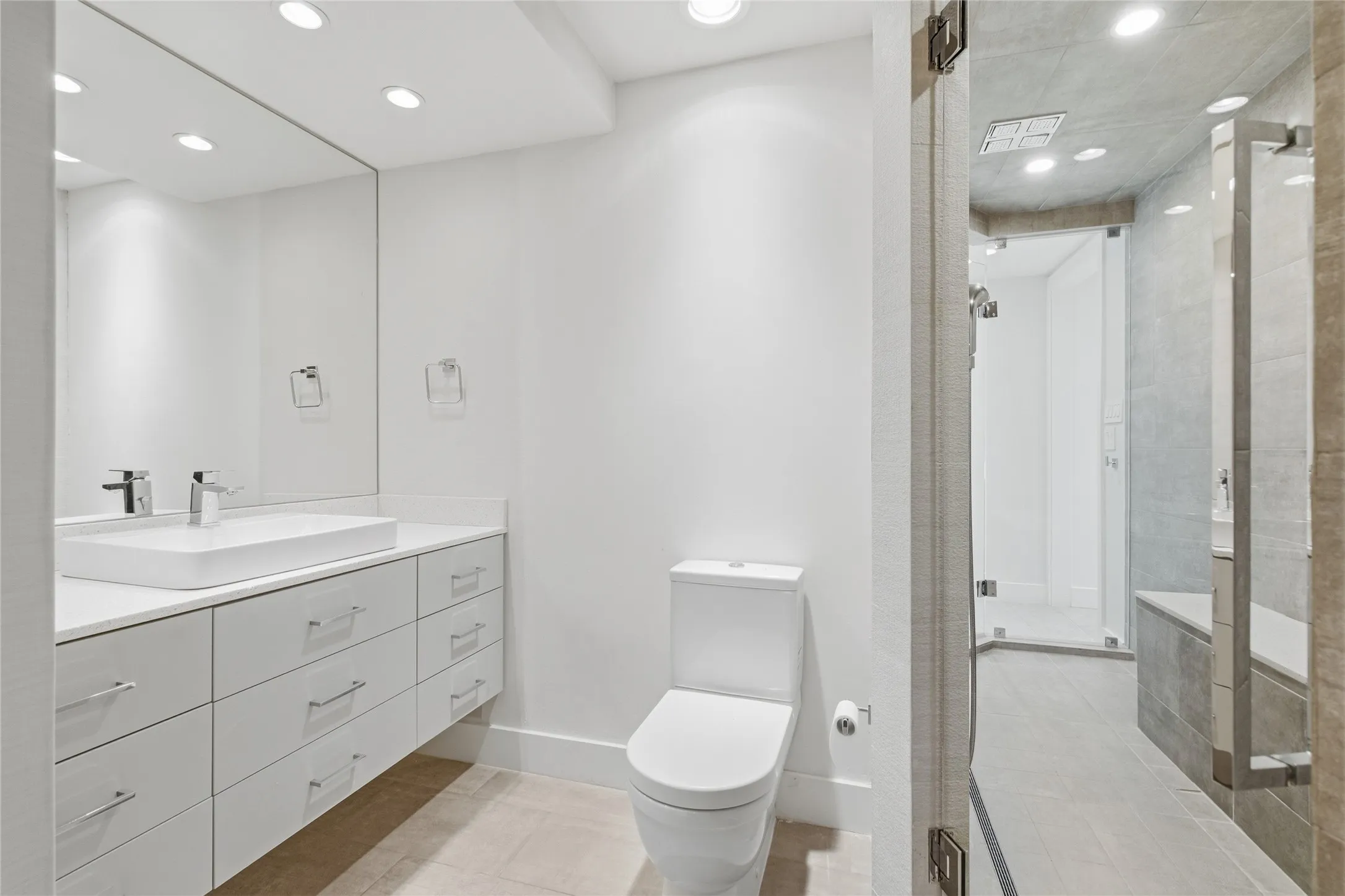 Condominium For Sale in Dallas County , 5200 Keller Springs Road 1331, Dallas, Texas 75248, 2 Bedrooms, 2 Bathrooms, 1 Garage spaces, 2,025 Sqft, built in 1981, Preowned, Price $635,000, mls#21243695, Real Estate Agent in Dallas, Homes For Sale in Dallas county, Homes For Sale in Dallas, Realtor in Dallas Texas, Real Estate Brokerage Independent Realty Texas, Luminita Cordes Realtor