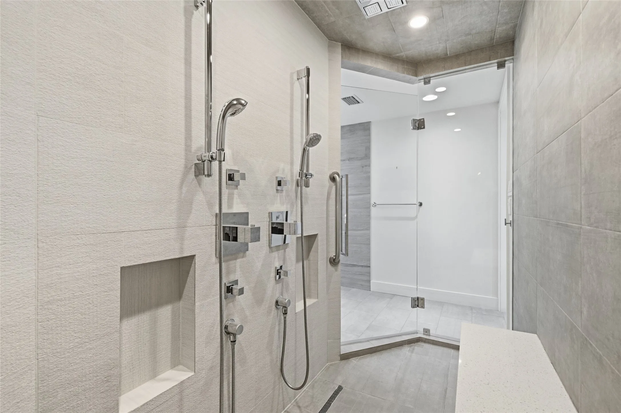 Condominium For Sale in Dallas County , 5200 Keller Springs Road 1331, Dallas, Texas 75248, 2 Bedrooms, 2 Bathrooms, 1 Garage spaces, 2,025 Sqft, built in 1981, Preowned, Price $635,000, mls#21243695, Real Estate Agent in Dallas, Homes For Sale in Dallas county, Homes For Sale in Dallas, Realtor in Dallas Texas, Real Estate Brokerage Independent Realty Texas, Luminita Cordes Realtor