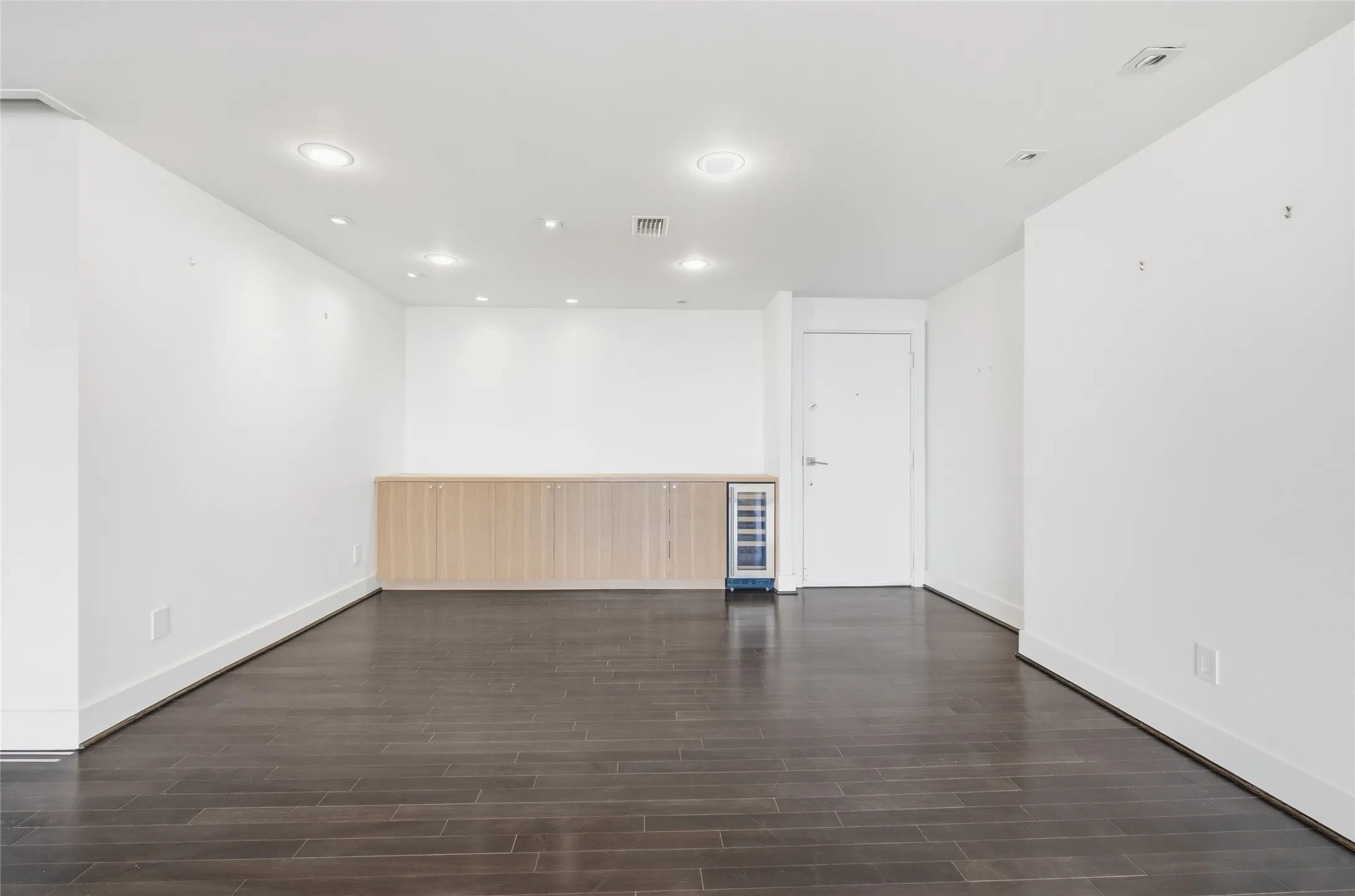 Condominium For Sale in Dallas County , 5200 Keller Springs Road 1331, Dallas, Texas 75248, 2 Bedrooms, 2 Bathrooms, 1 Garage spaces, 2,025 Sqft, built in 1981, Preowned, Price $635,000, mls#21243695, Real Estate Agent in Dallas, Homes For Sale in Dallas county, Homes For Sale in Dallas, Realtor in Dallas Texas, Real Estate Brokerage Independent Realty Texas, Luminita Cordes Realtor