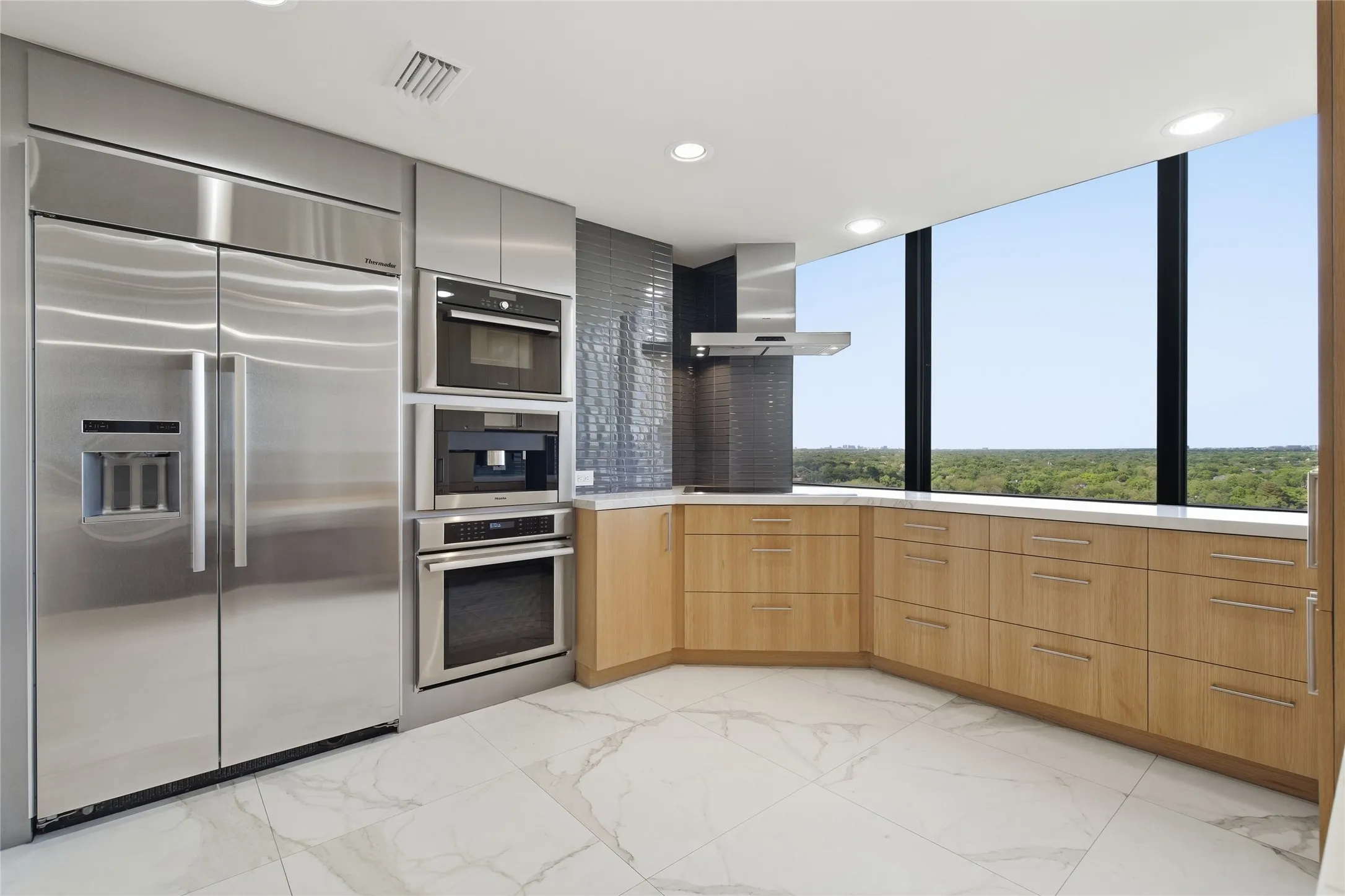 Condominium For Sale in Dallas County , 5200 Keller Springs Road 1331, Dallas, Texas 75248, 2 Bedrooms, 2 Bathrooms, 1 Garage spaces, 2,025 Sqft, built in 1981, Preowned, Price $635,000, mls#21243695, Real Estate Agent in Dallas, Homes For Sale in Dallas county, Homes For Sale in Dallas, Realtor in Dallas Texas, Real Estate Brokerage Independent Realty Texas, Luminita Cordes Realtor